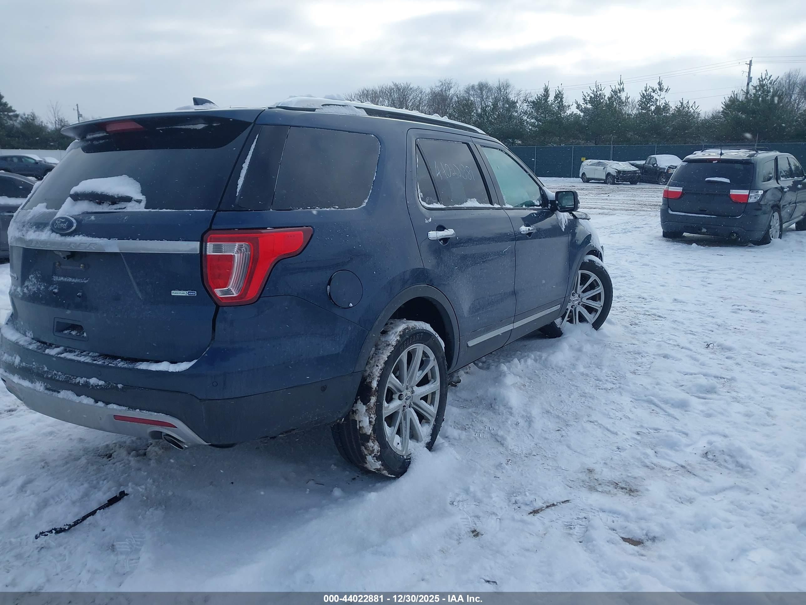 FORD EXPLORER image 4