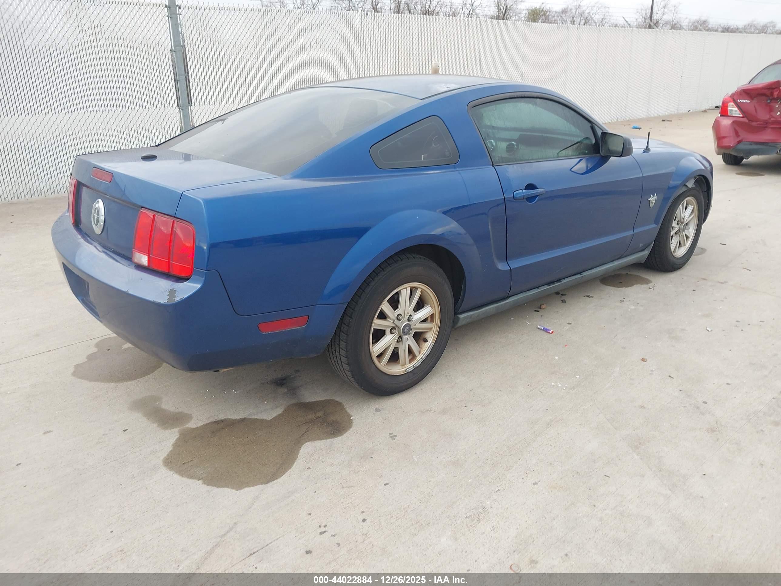 FORD MUSTANG image 4