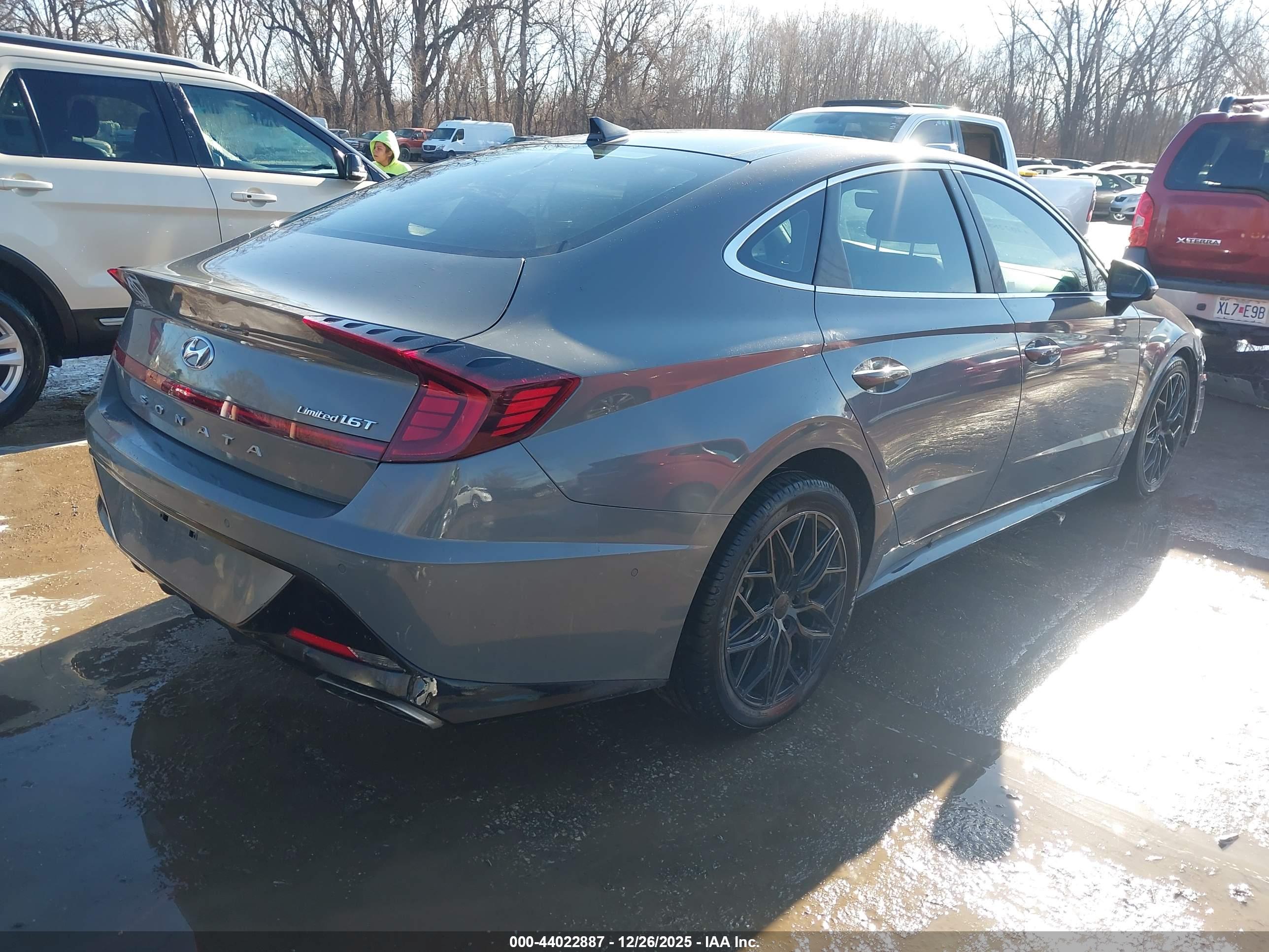 HYUNDAI SONATA image 4