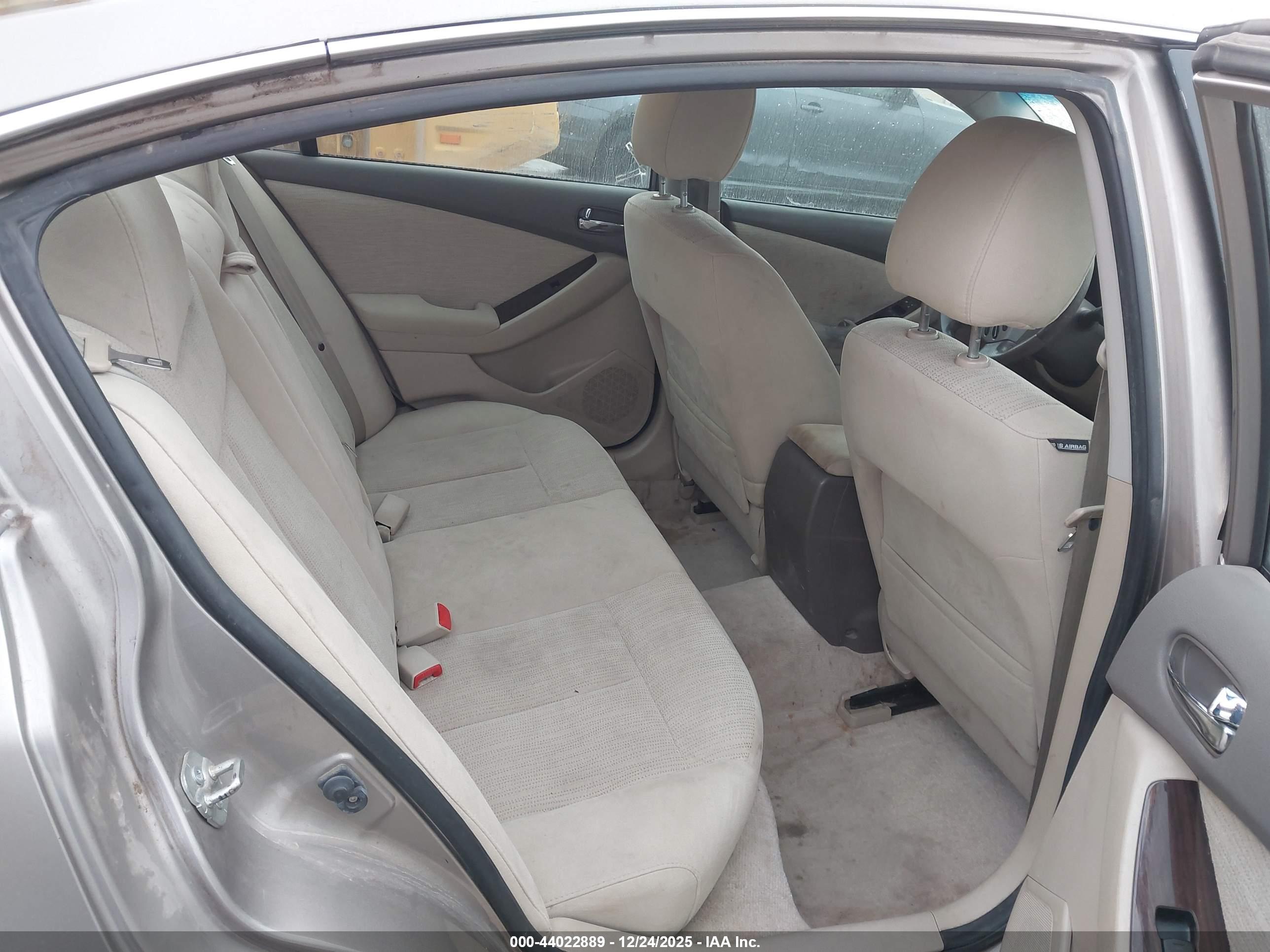 NISSAN ALTIMA image 8