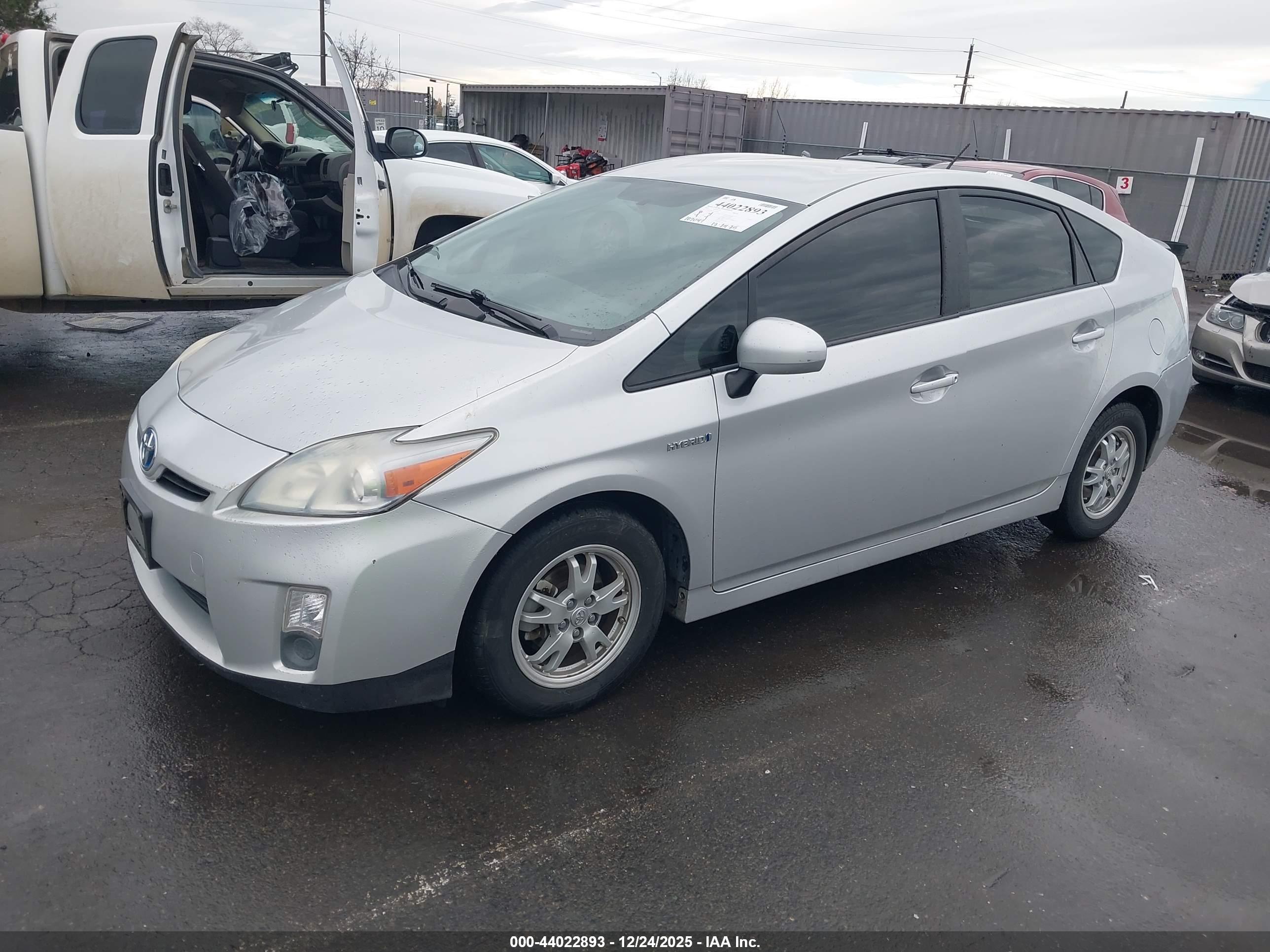 TOYOTA PRIUS image 2