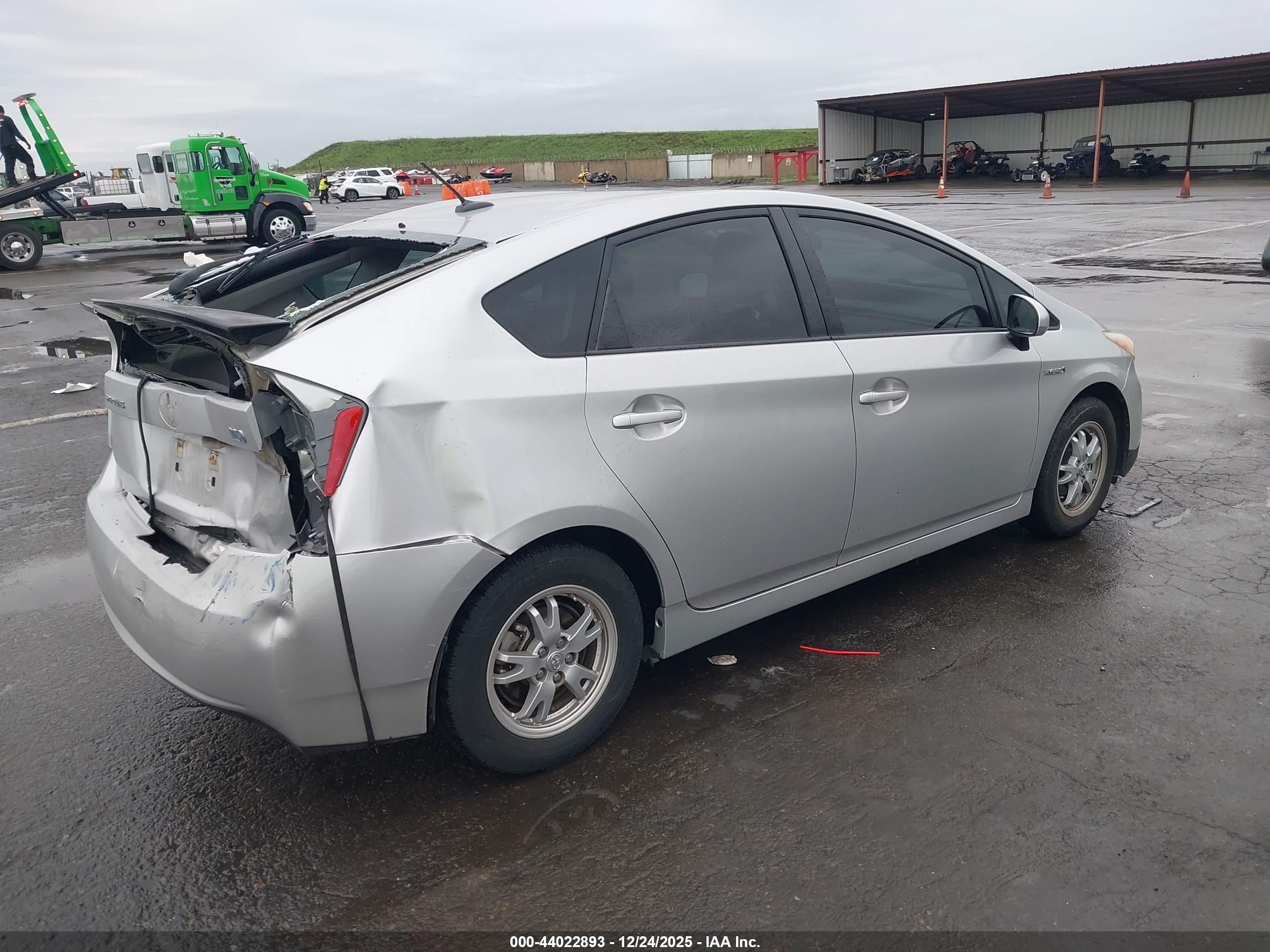 TOYOTA PRIUS image 4