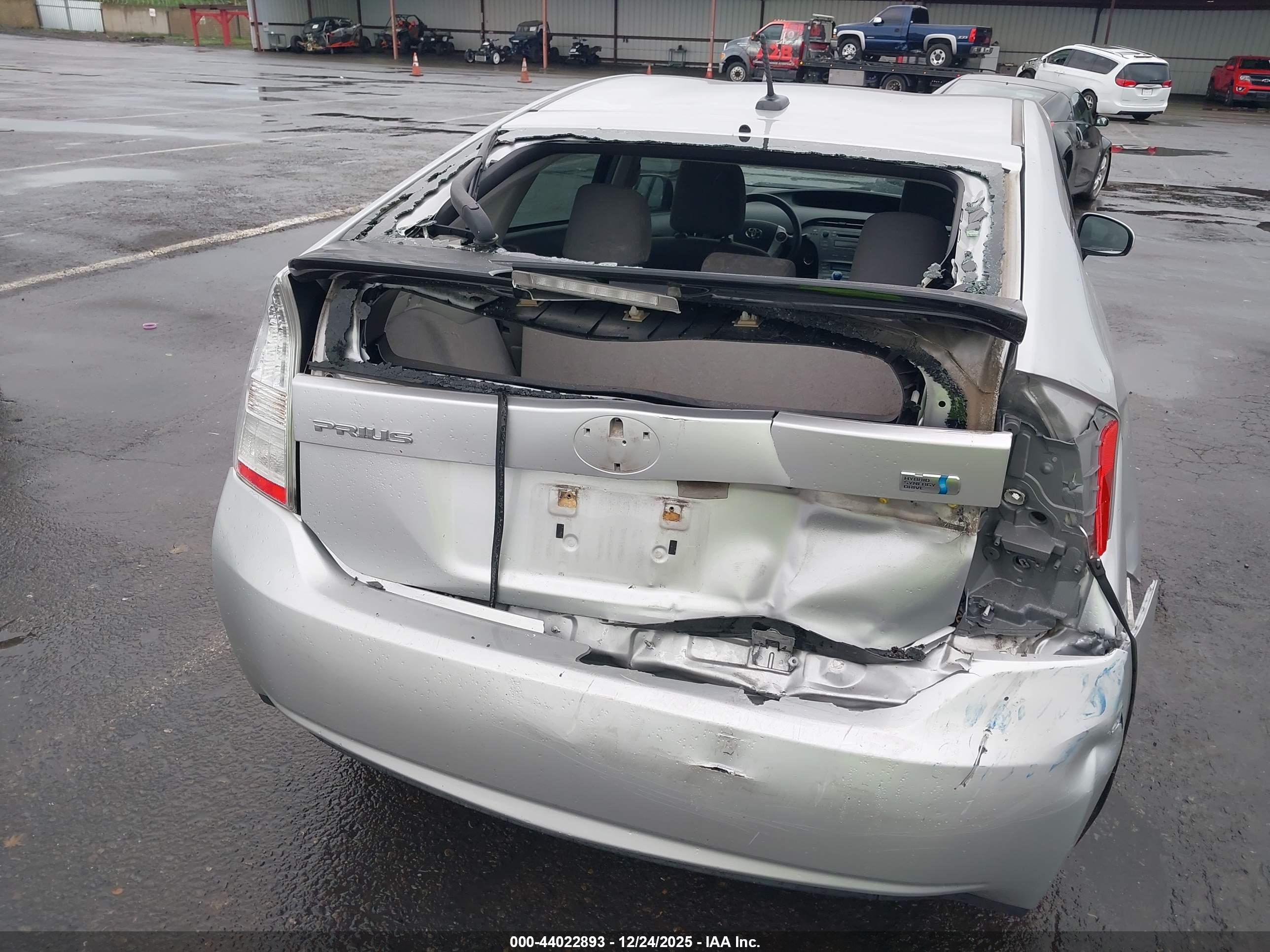 TOYOTA PRIUS image 6
