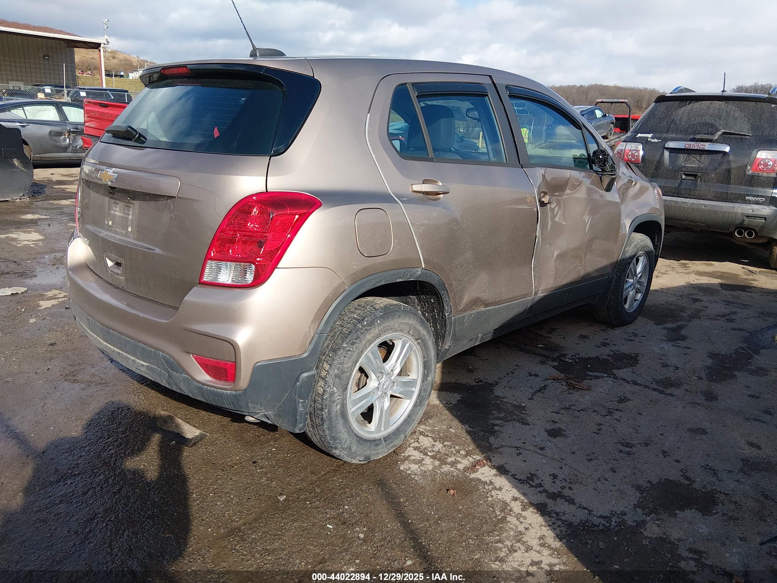 CHEVROLET TRAX image 4
