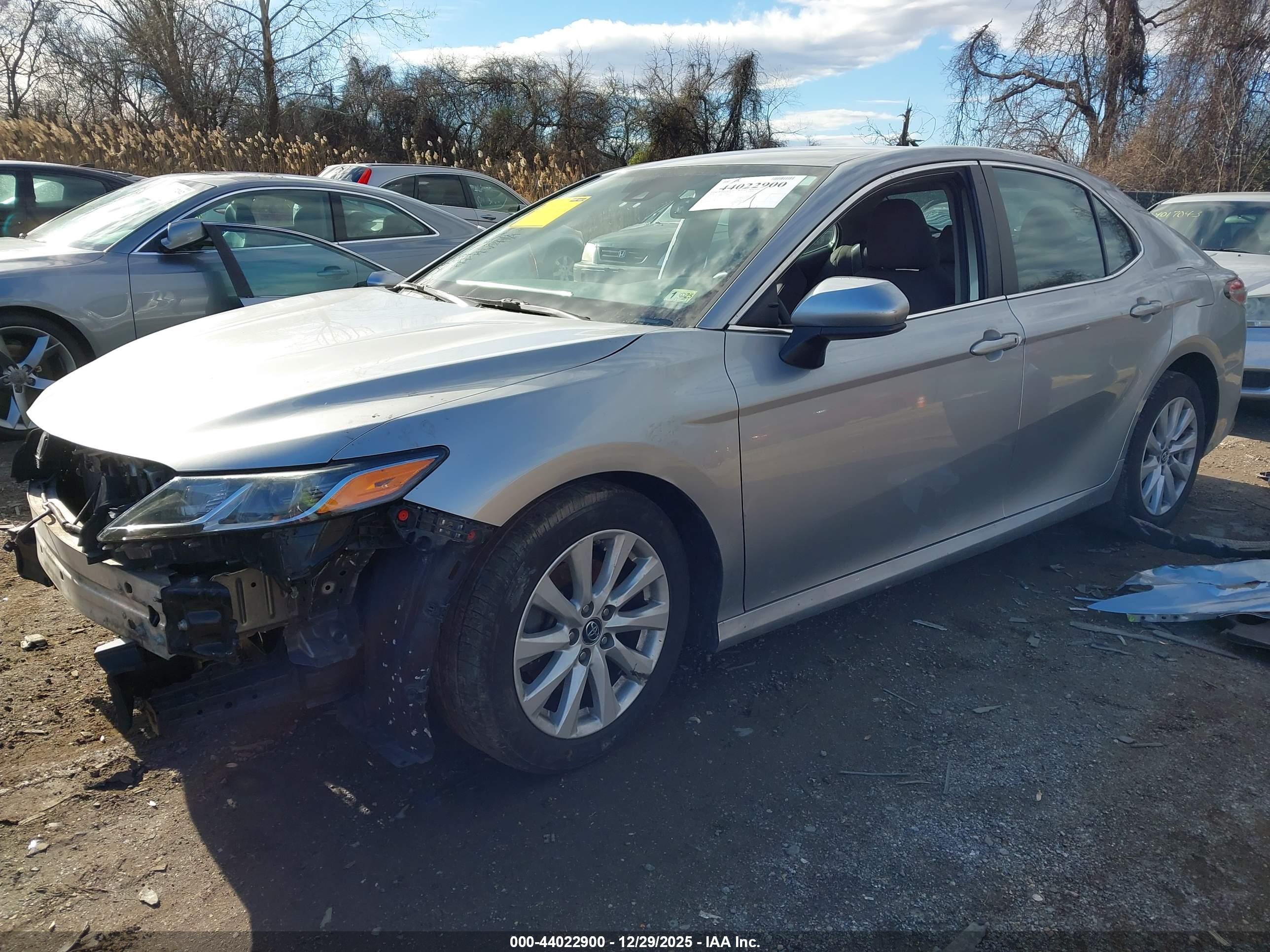 TOYOTA CAMRY image 2