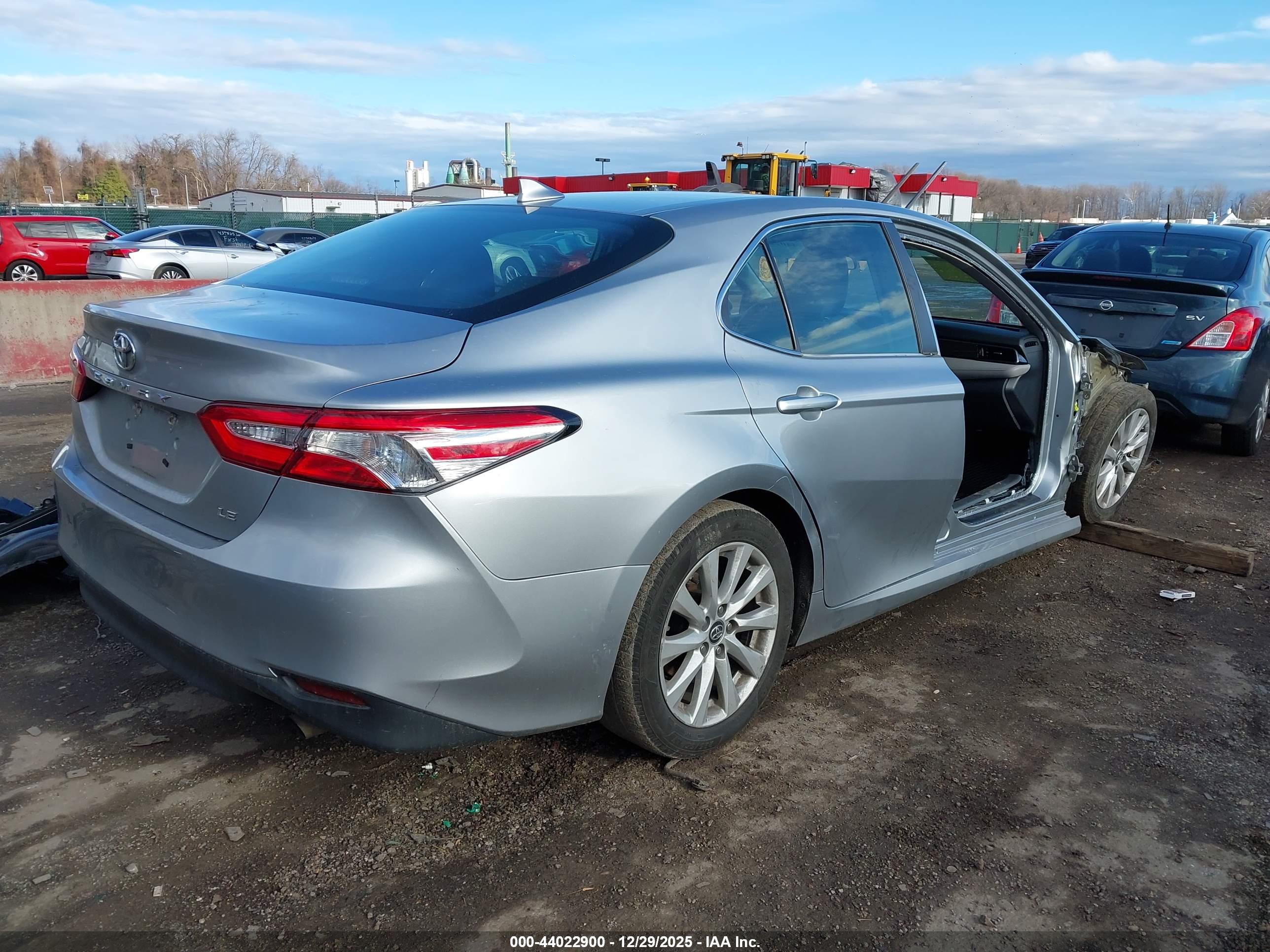 TOYOTA CAMRY image 4
