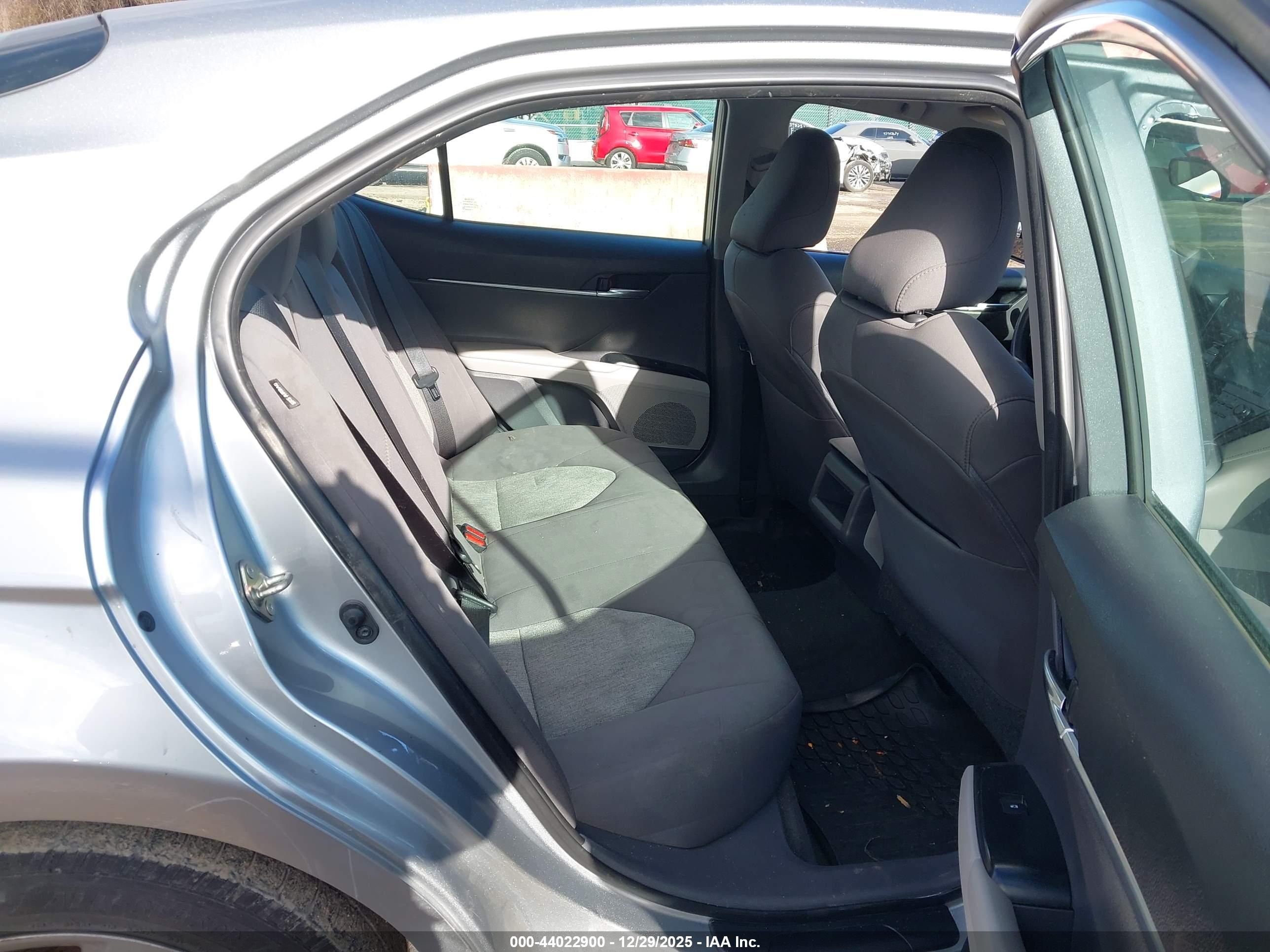 TOYOTA CAMRY image 8