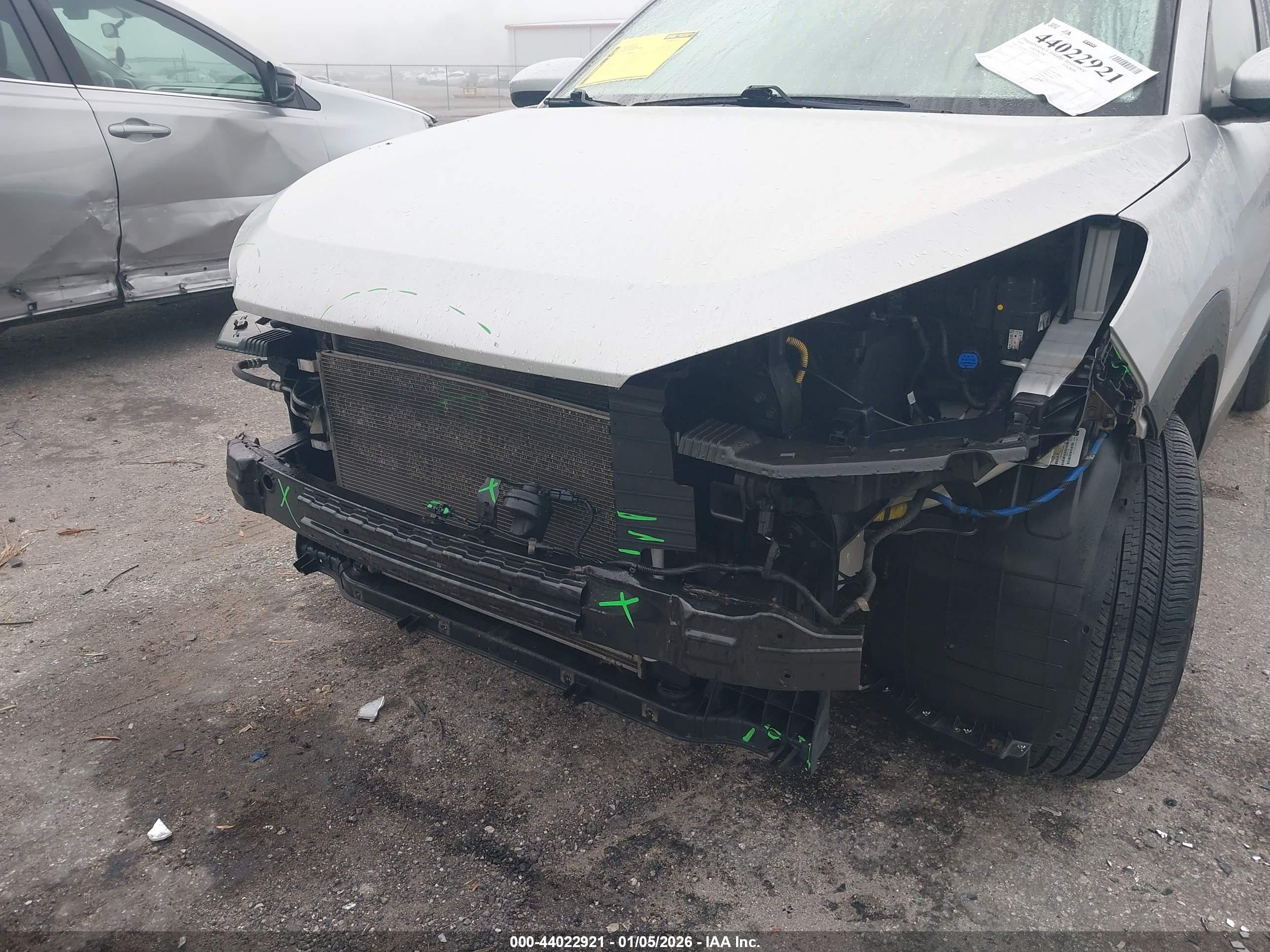 HYUNDAI TUCSON image 6
