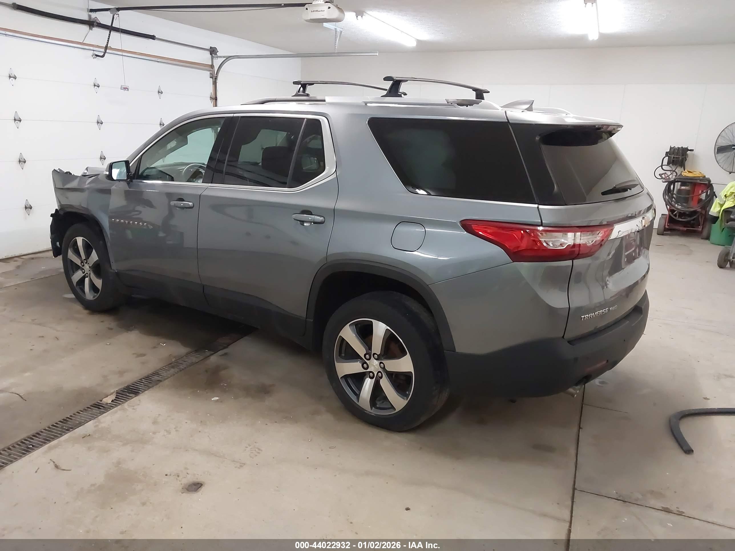 CHEVROLET TRAVERSE image 3