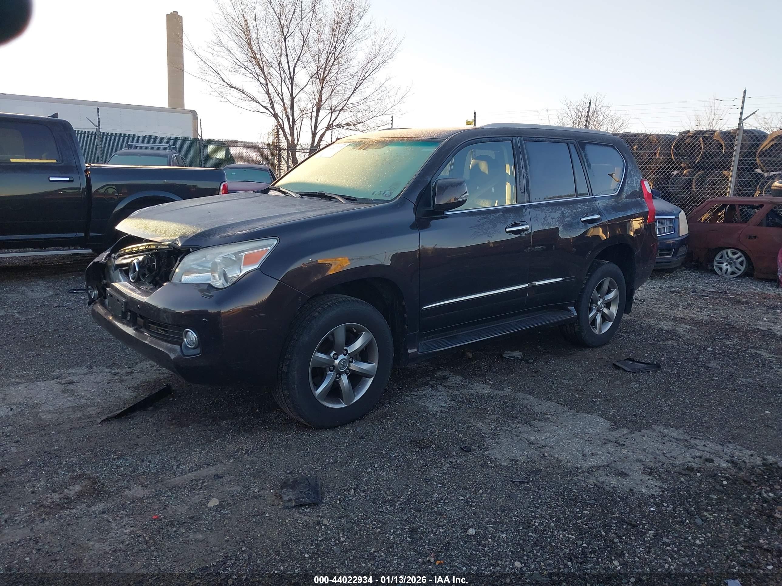 LEXUS GX image 2