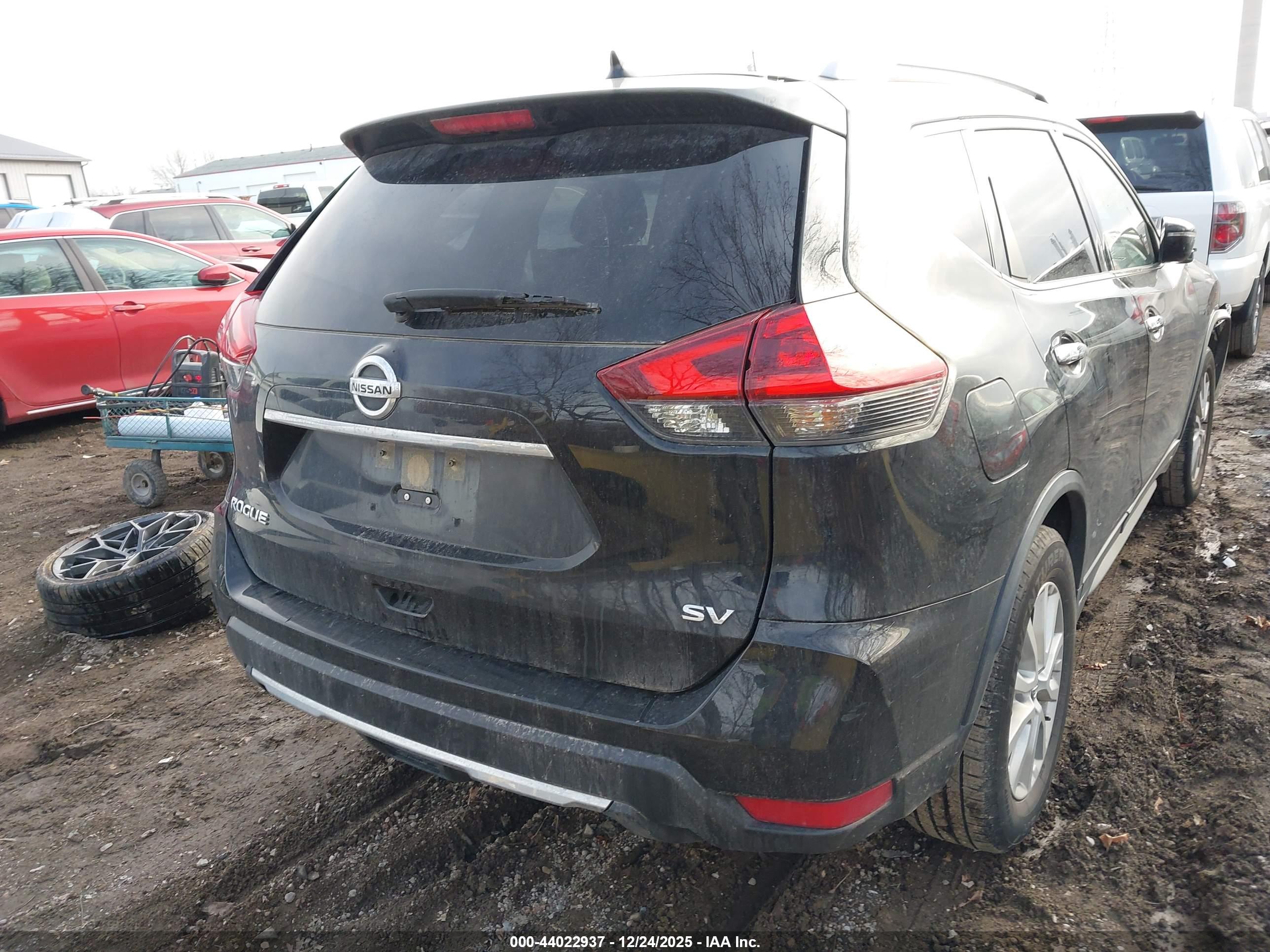 NISSAN ROGUE image 4