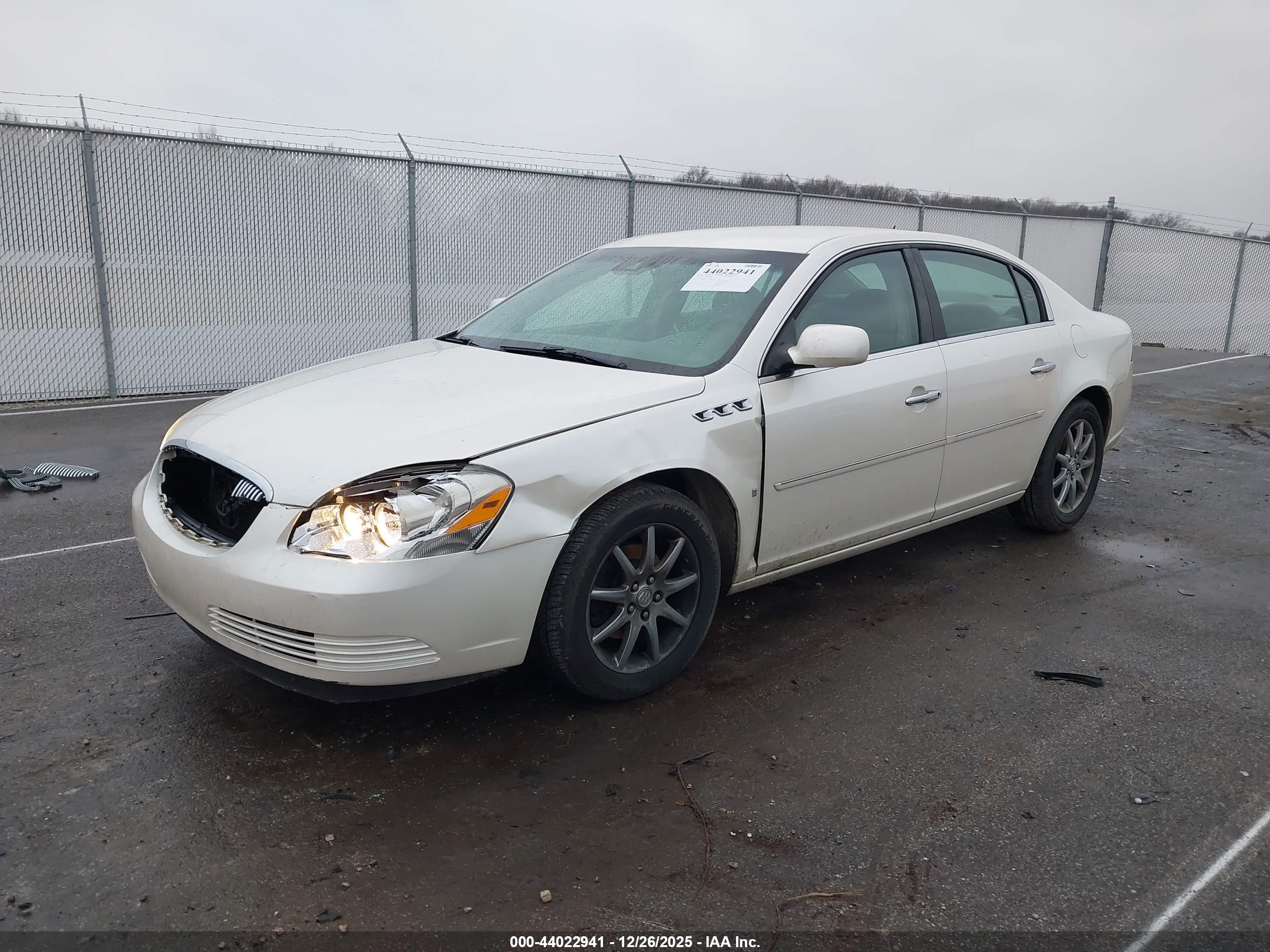 BUICK LUCERNE image 2