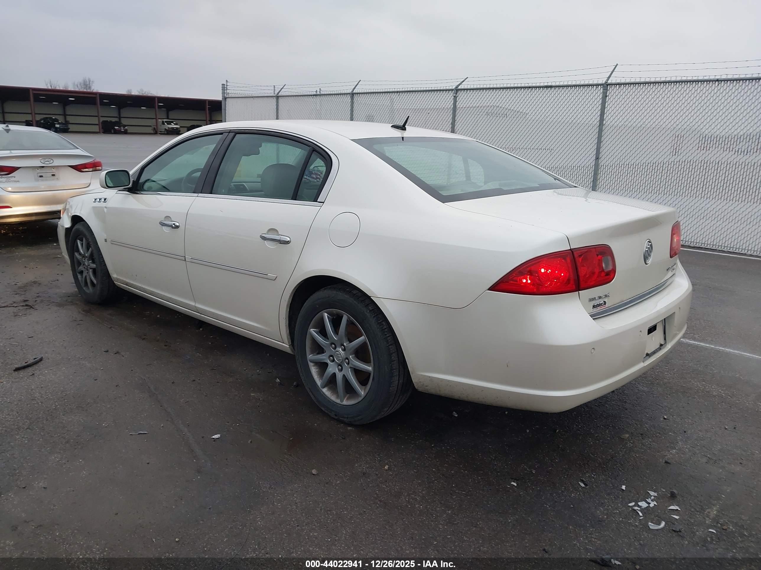 BUICK LUCERNE image 3