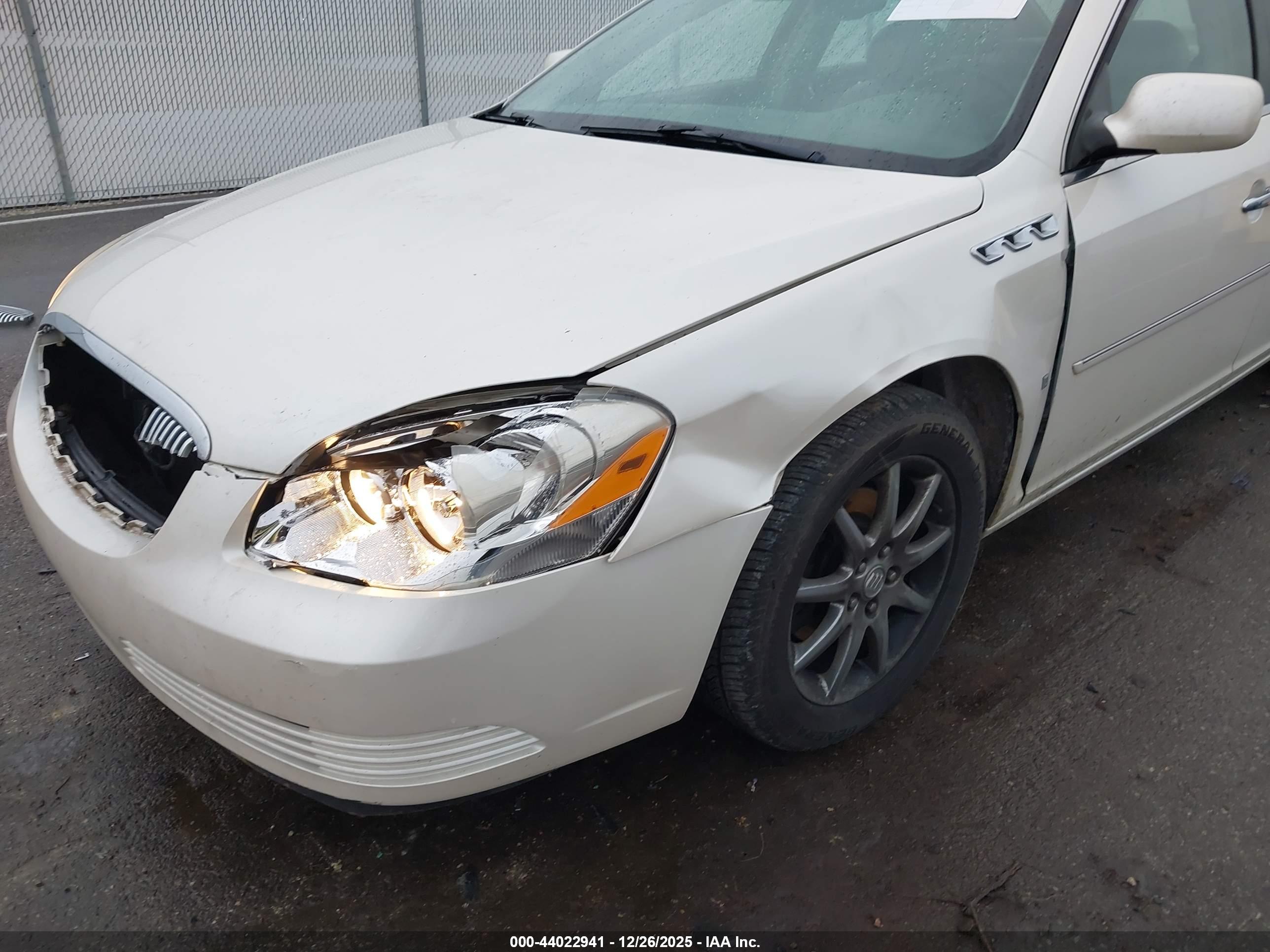 BUICK LUCERNE image 6