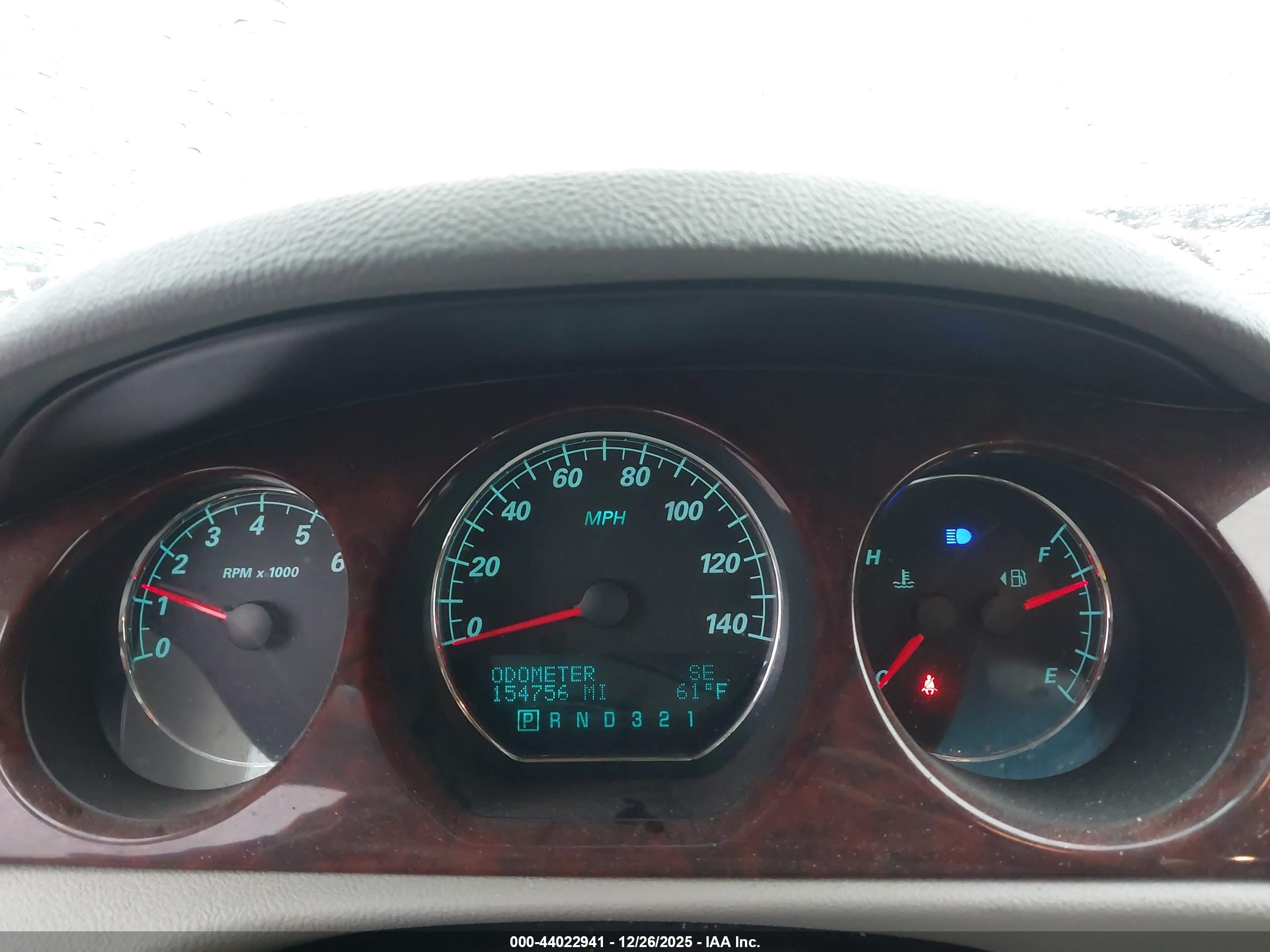 BUICK LUCERNE image 7
