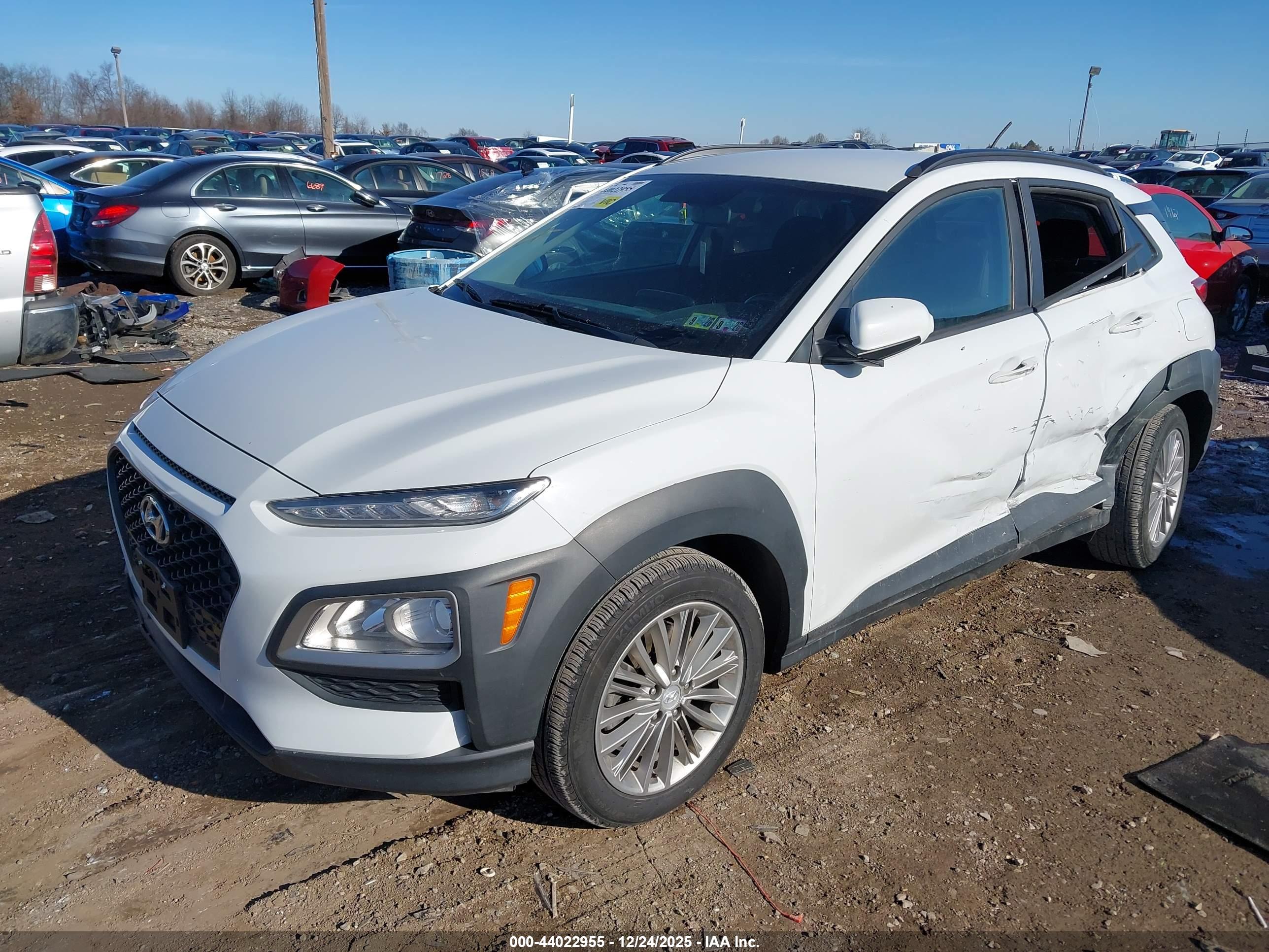 HYUNDAI KONA image 2
