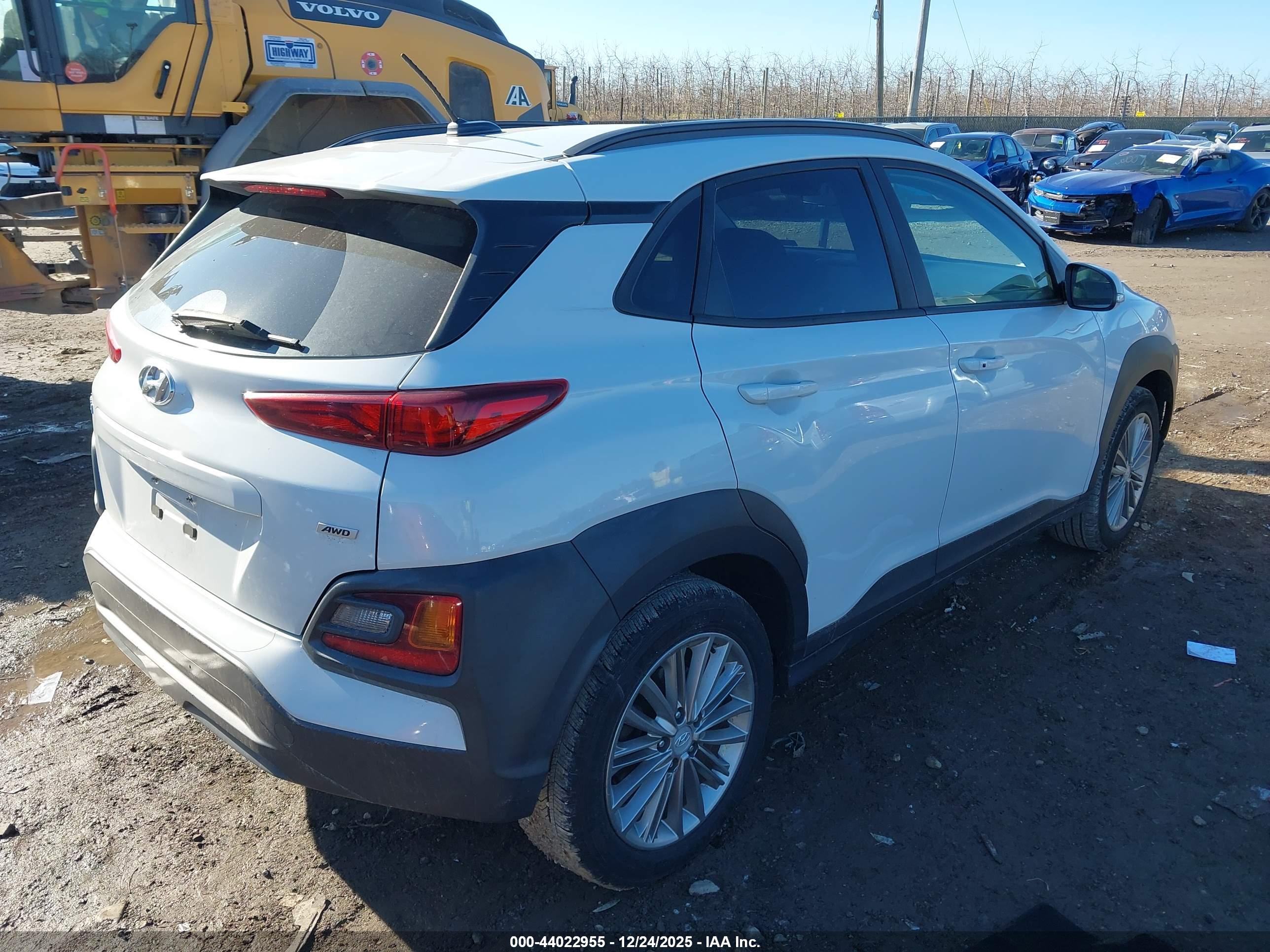 HYUNDAI KONA image 4