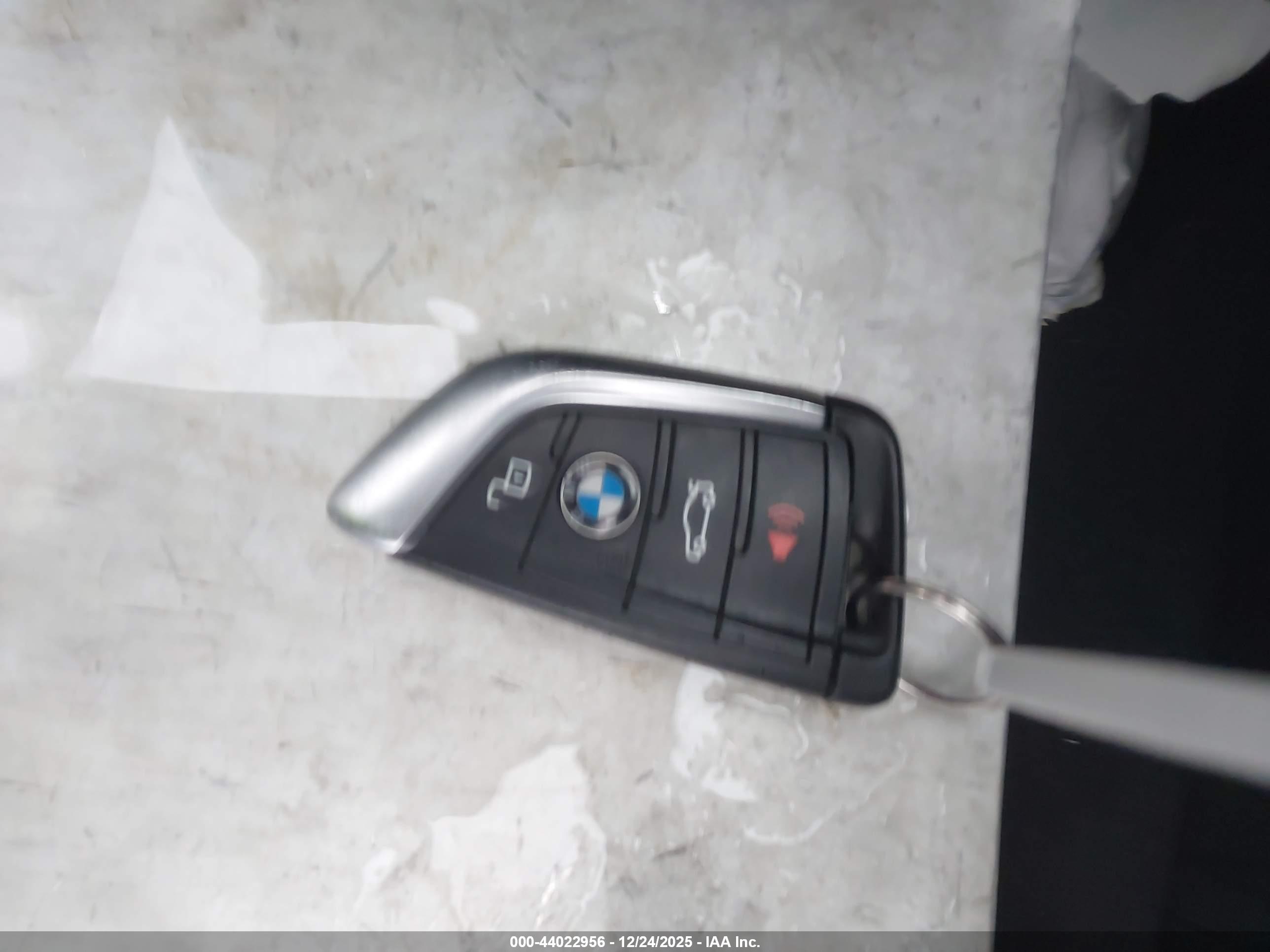 BMW 330I image 11