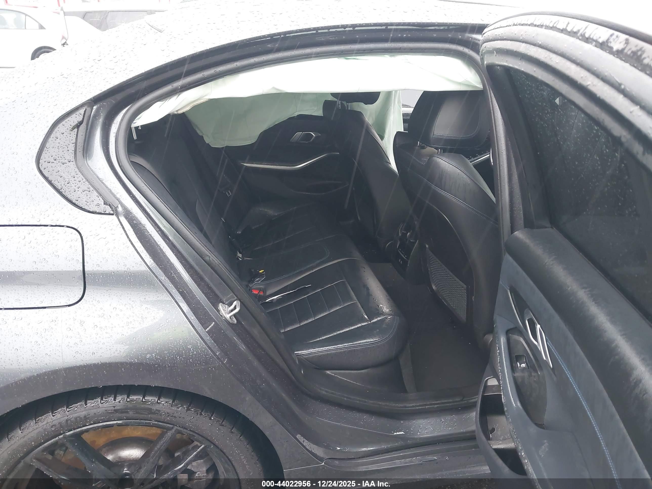BMW 330I image 8