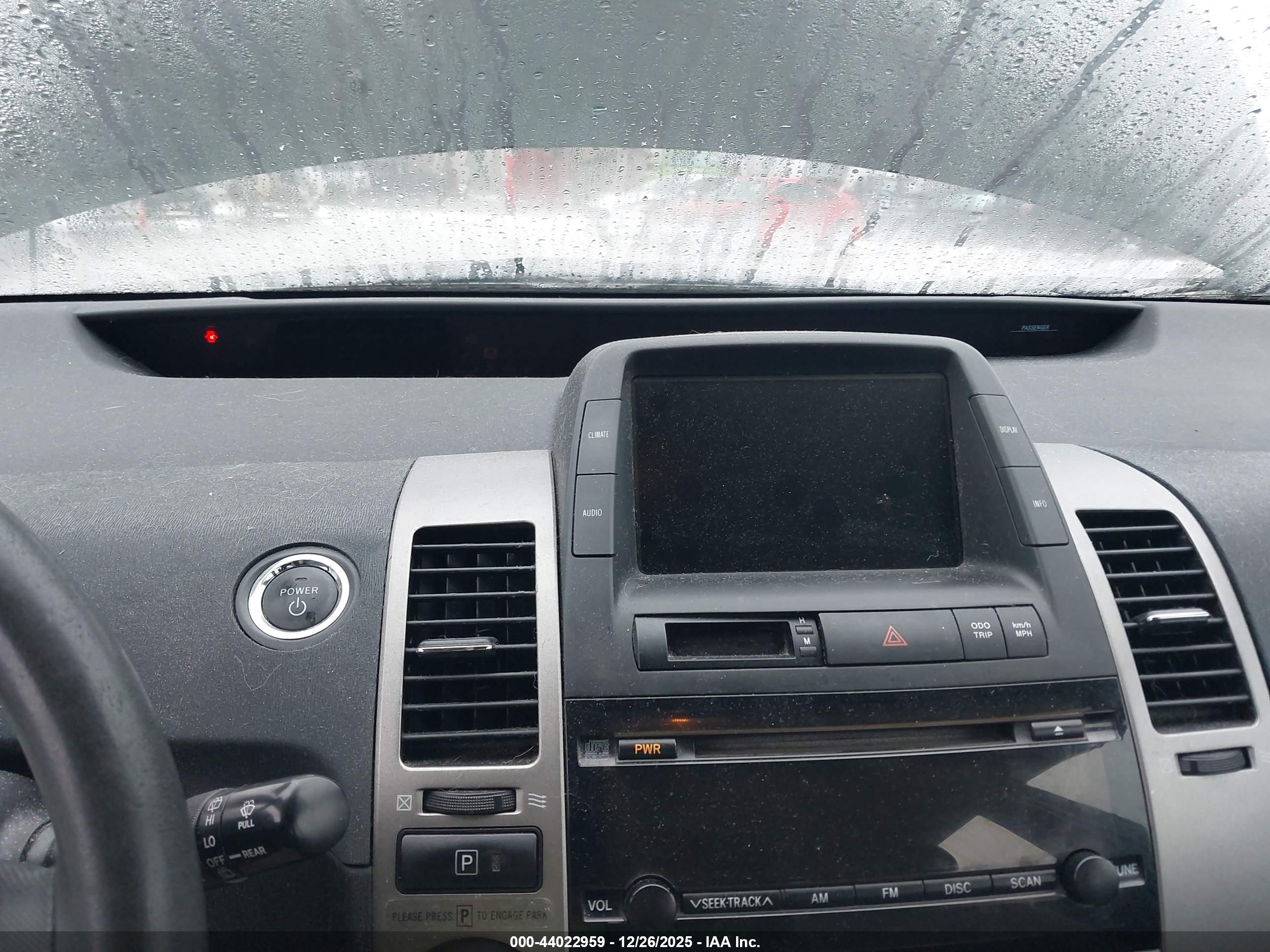 TOYOTA PRIUS image 7