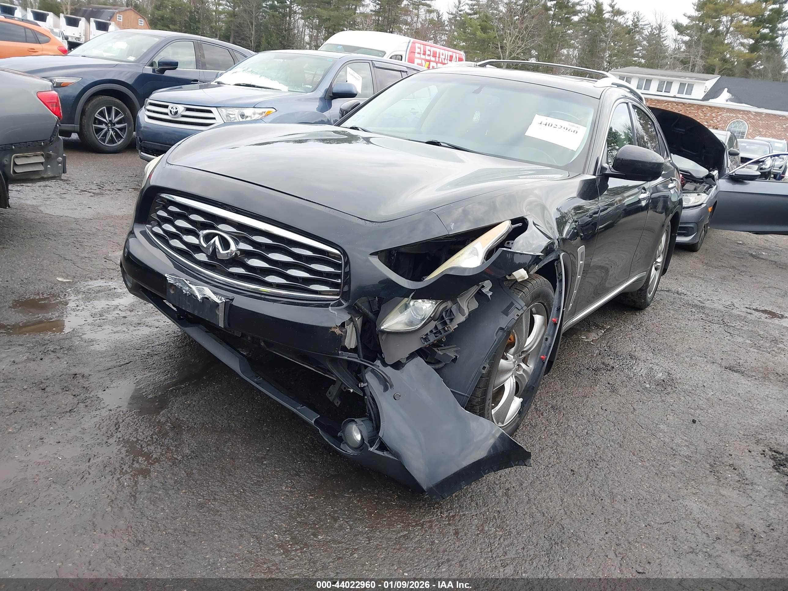 INFINITI FX35 image 2