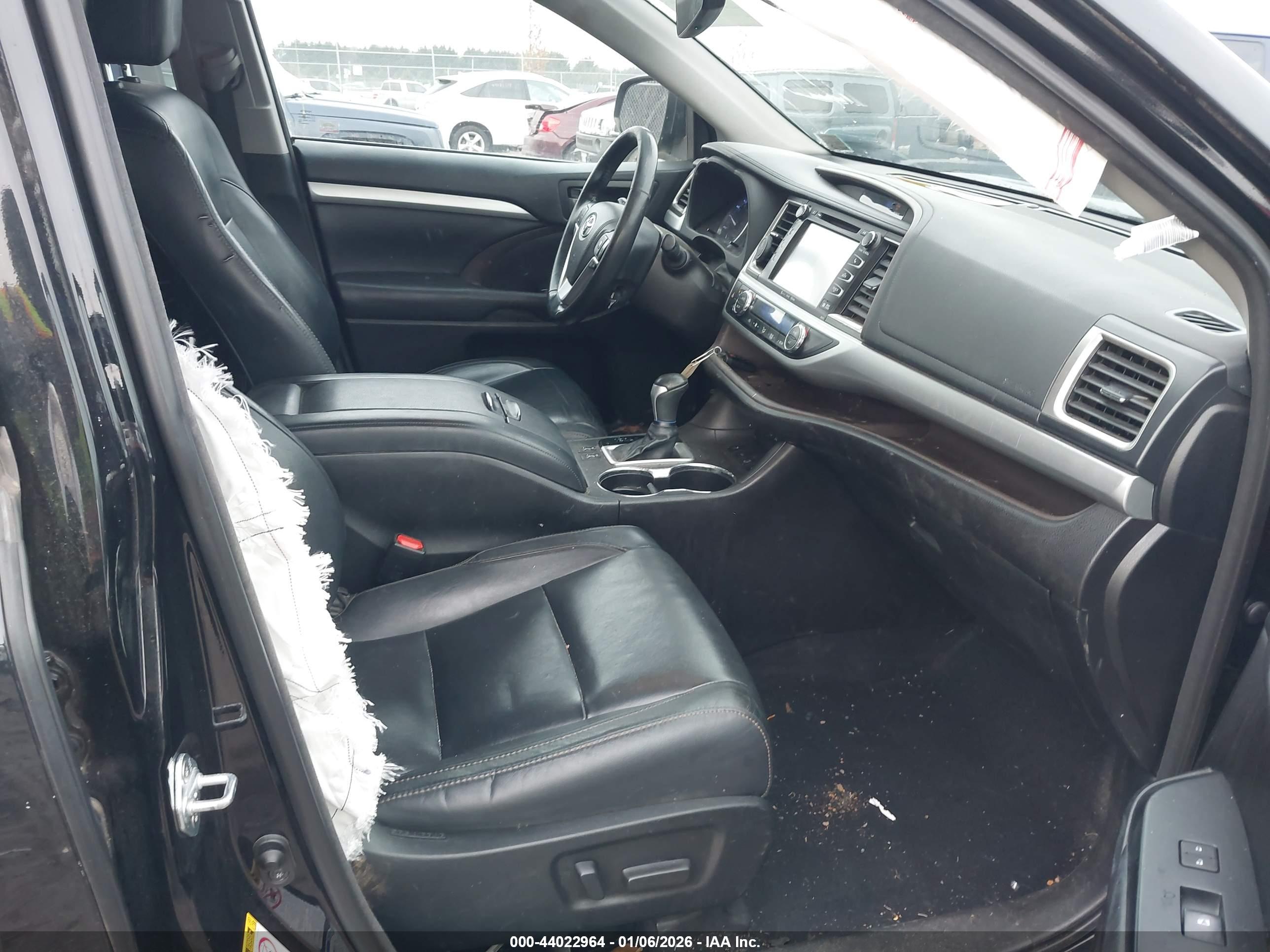 TOYOTA HIGHLANDER image 5