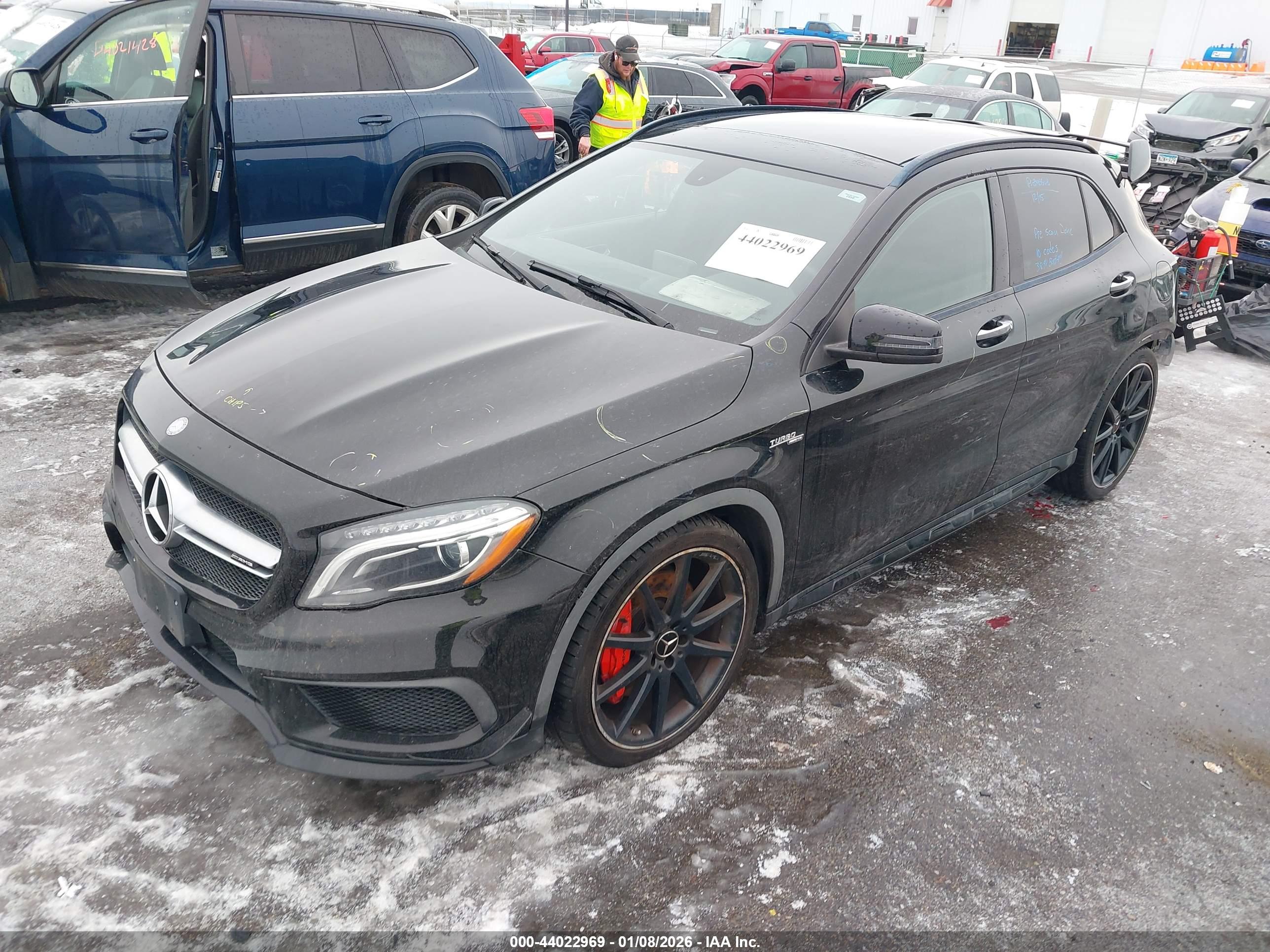 MERCEDES-BENZ GLA image 2