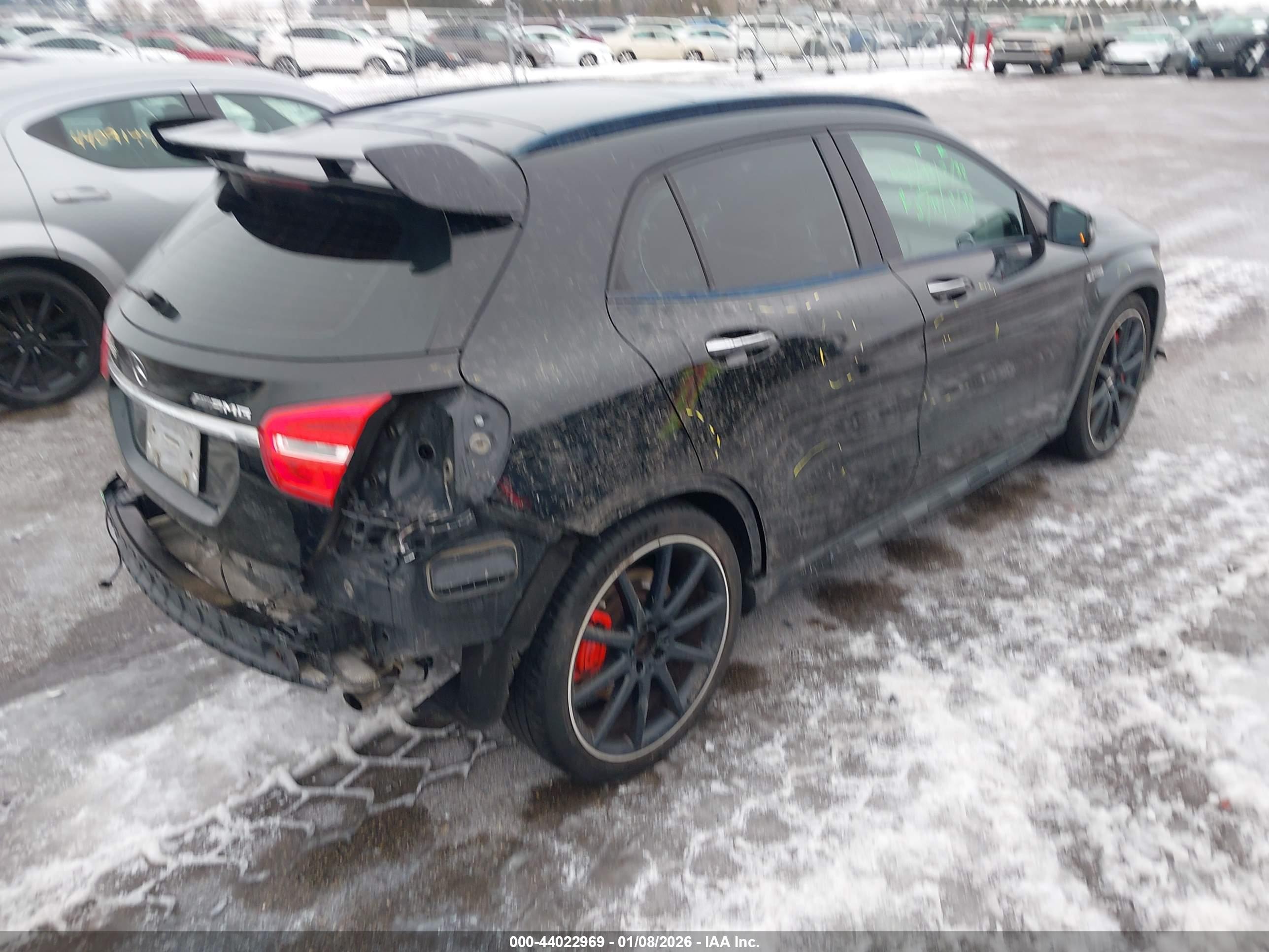 MERCEDES-BENZ GLA image 4