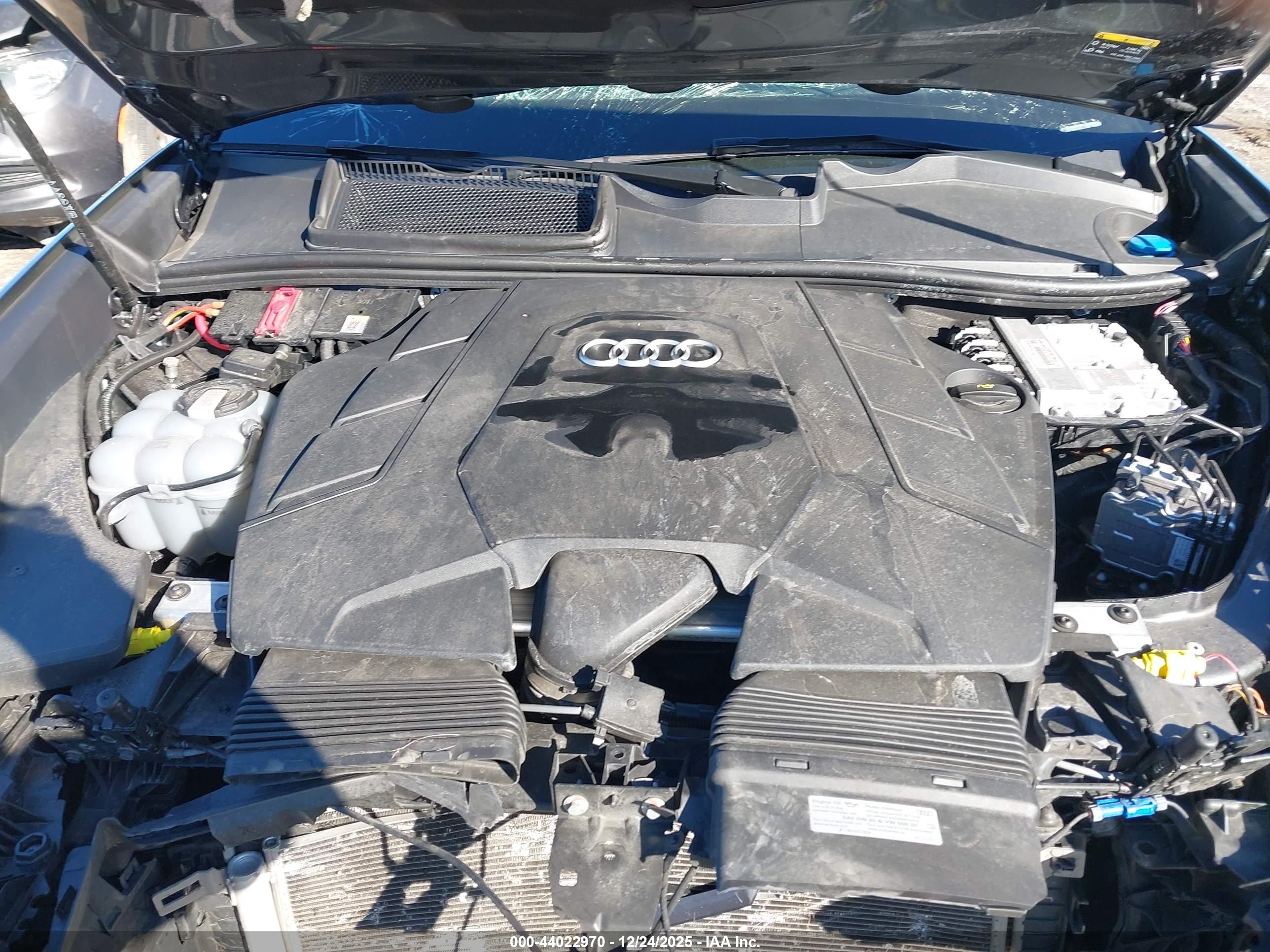 AUDI Q8 image 10