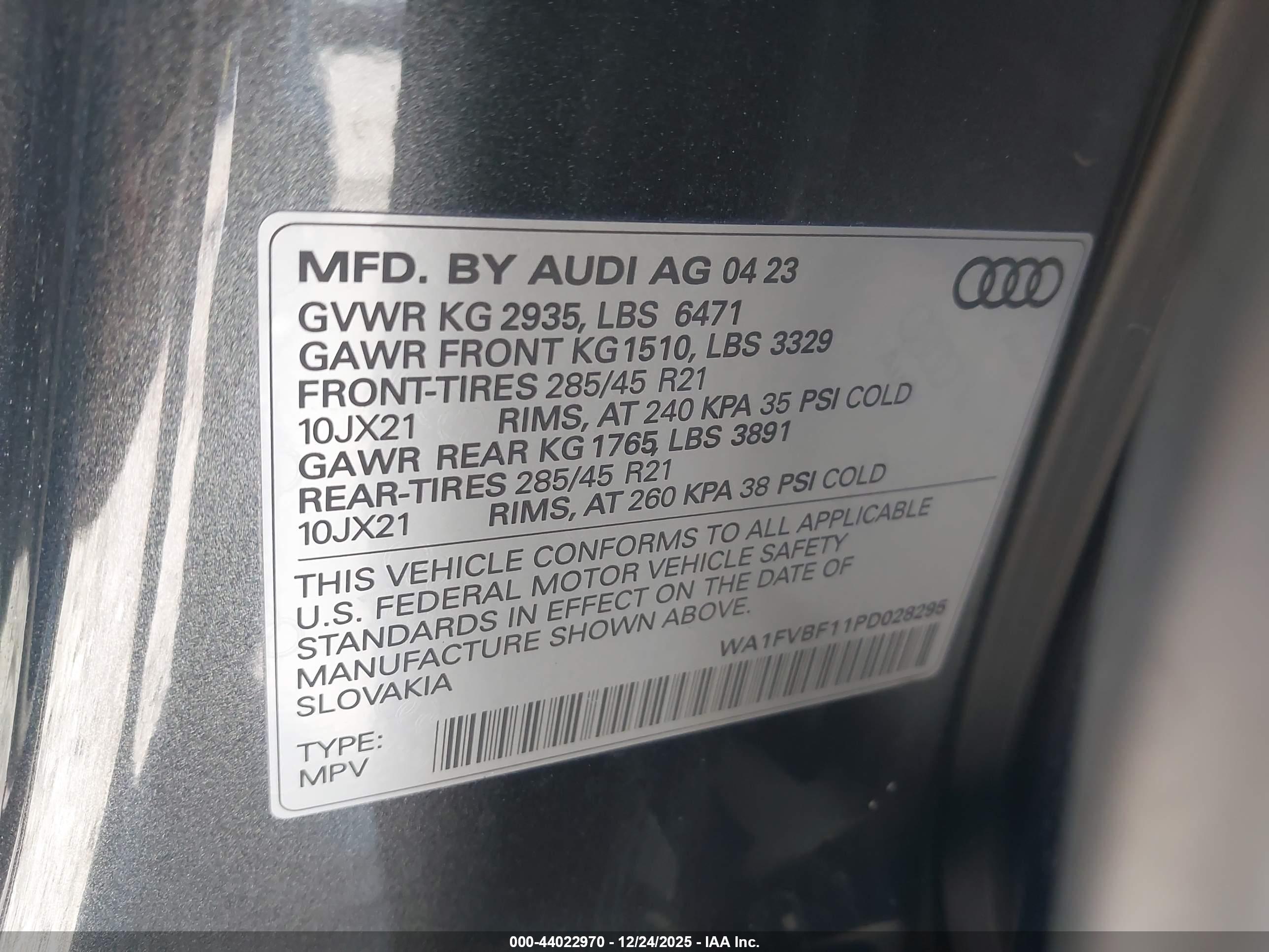 AUDI Q8 image 9