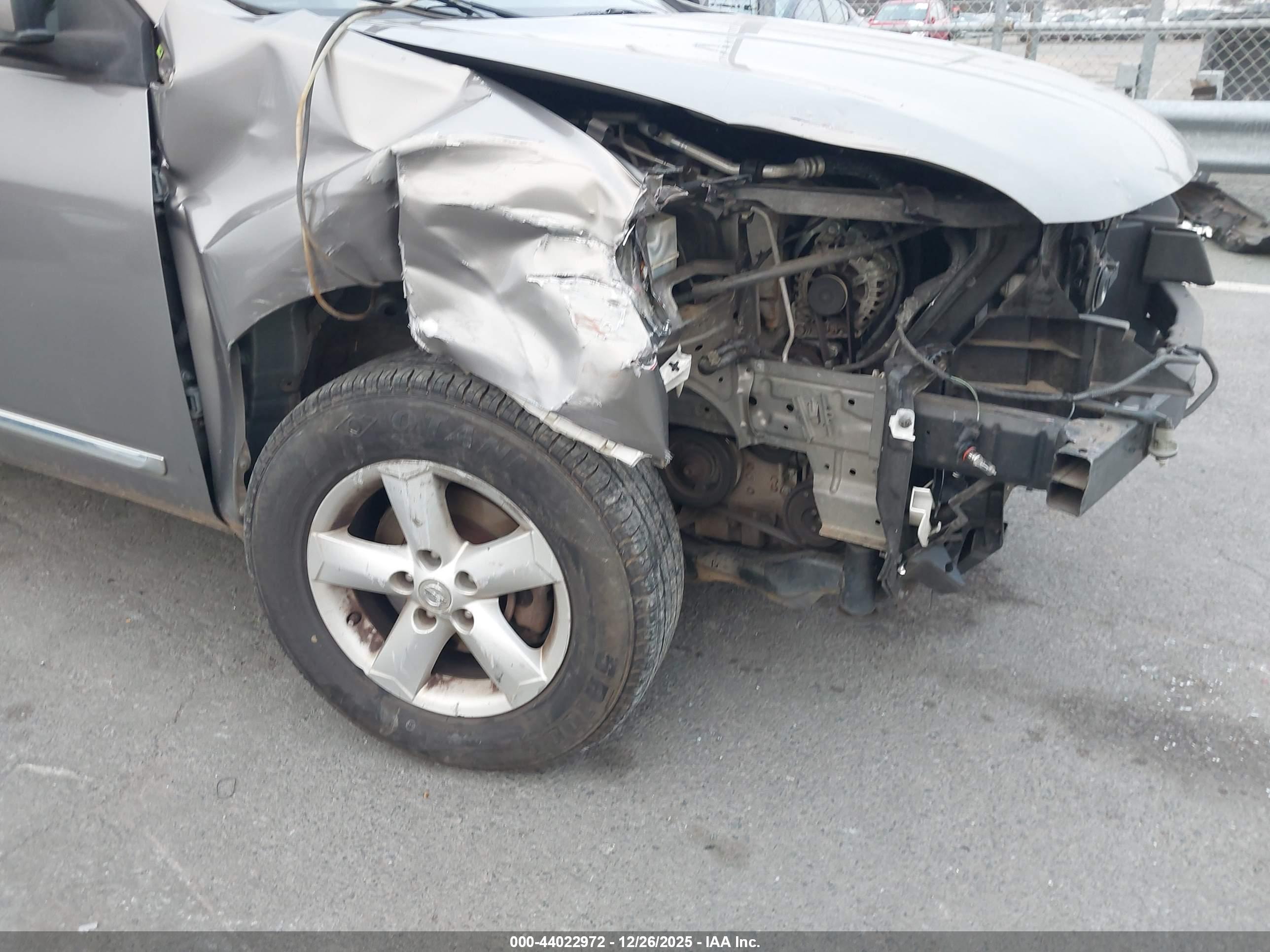 NISSAN ROGUE image 6
