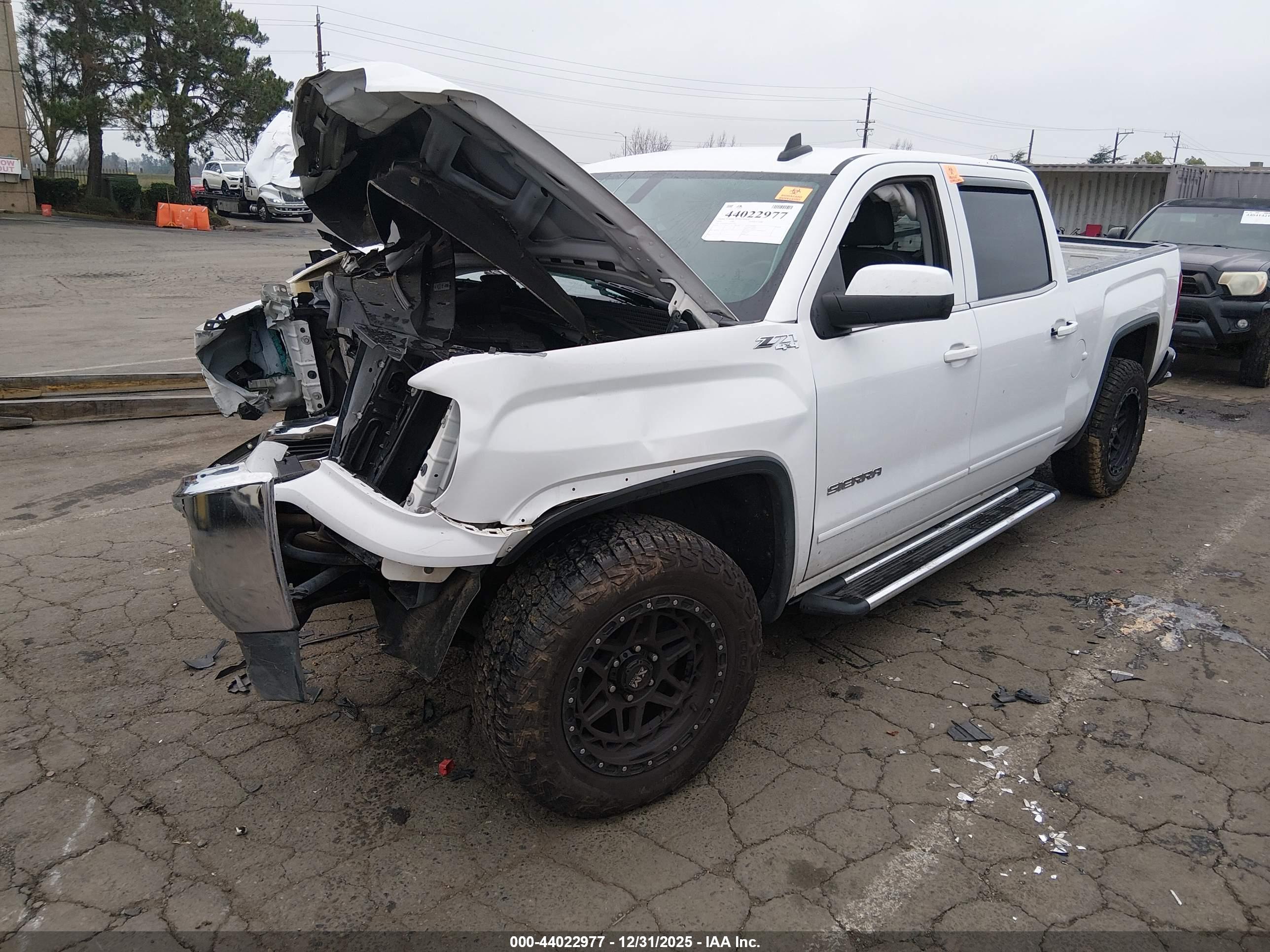 GMC SIERRA image 2