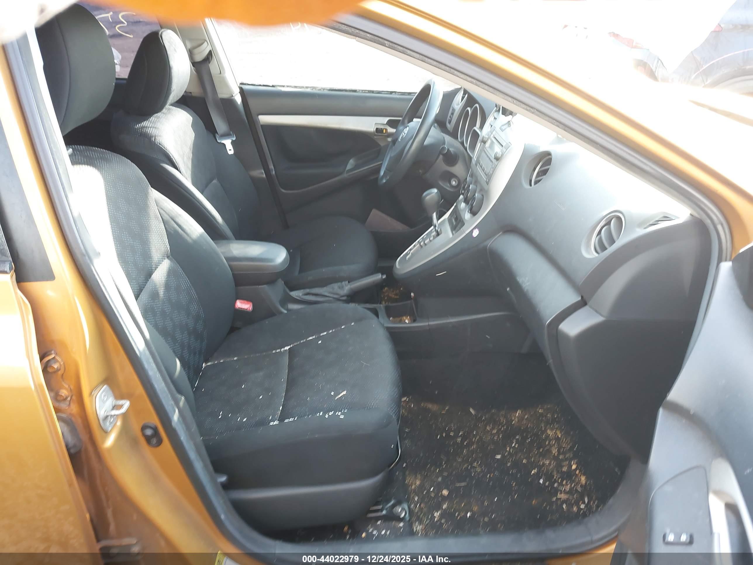TOYOTA MATRIX image 5