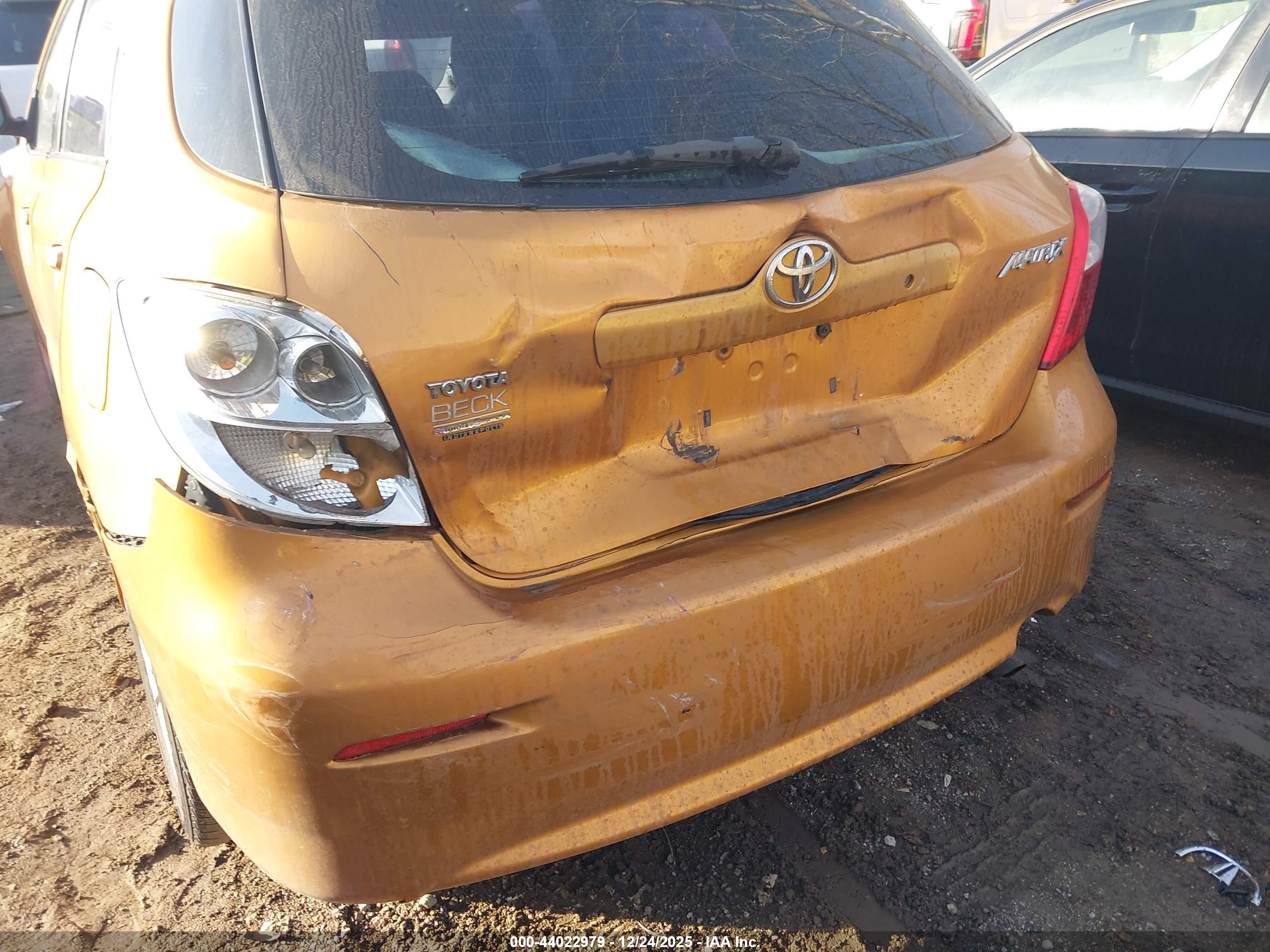 TOYOTA MATRIX image 6