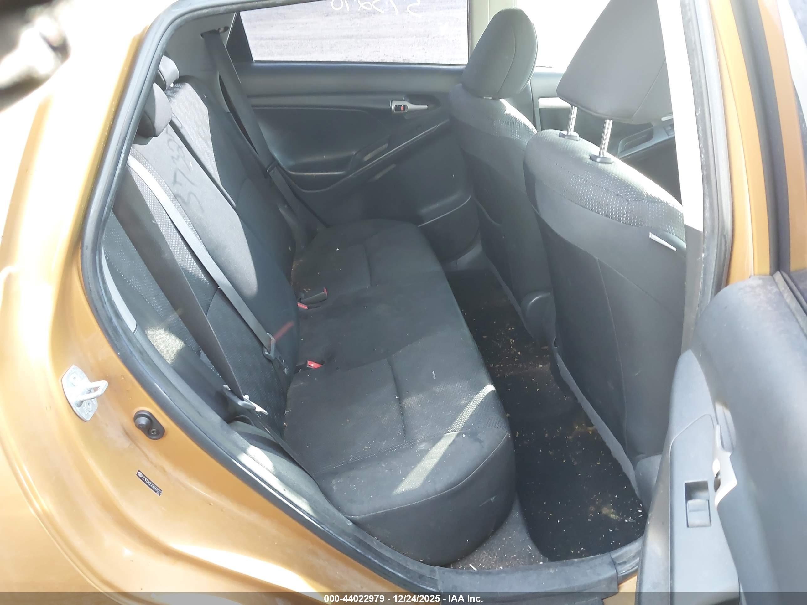 TOYOTA MATRIX image 8