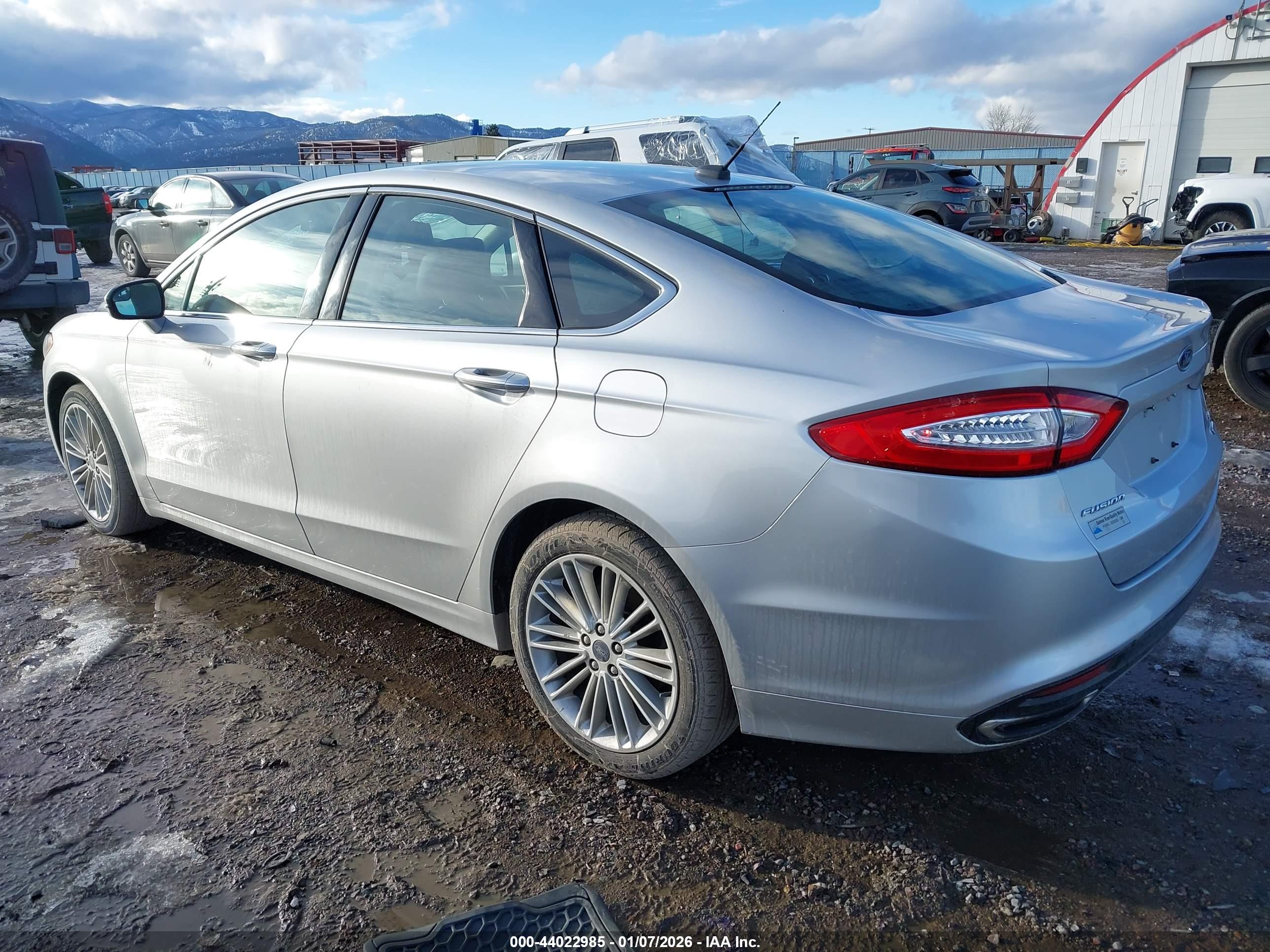FORD FUSION image 3