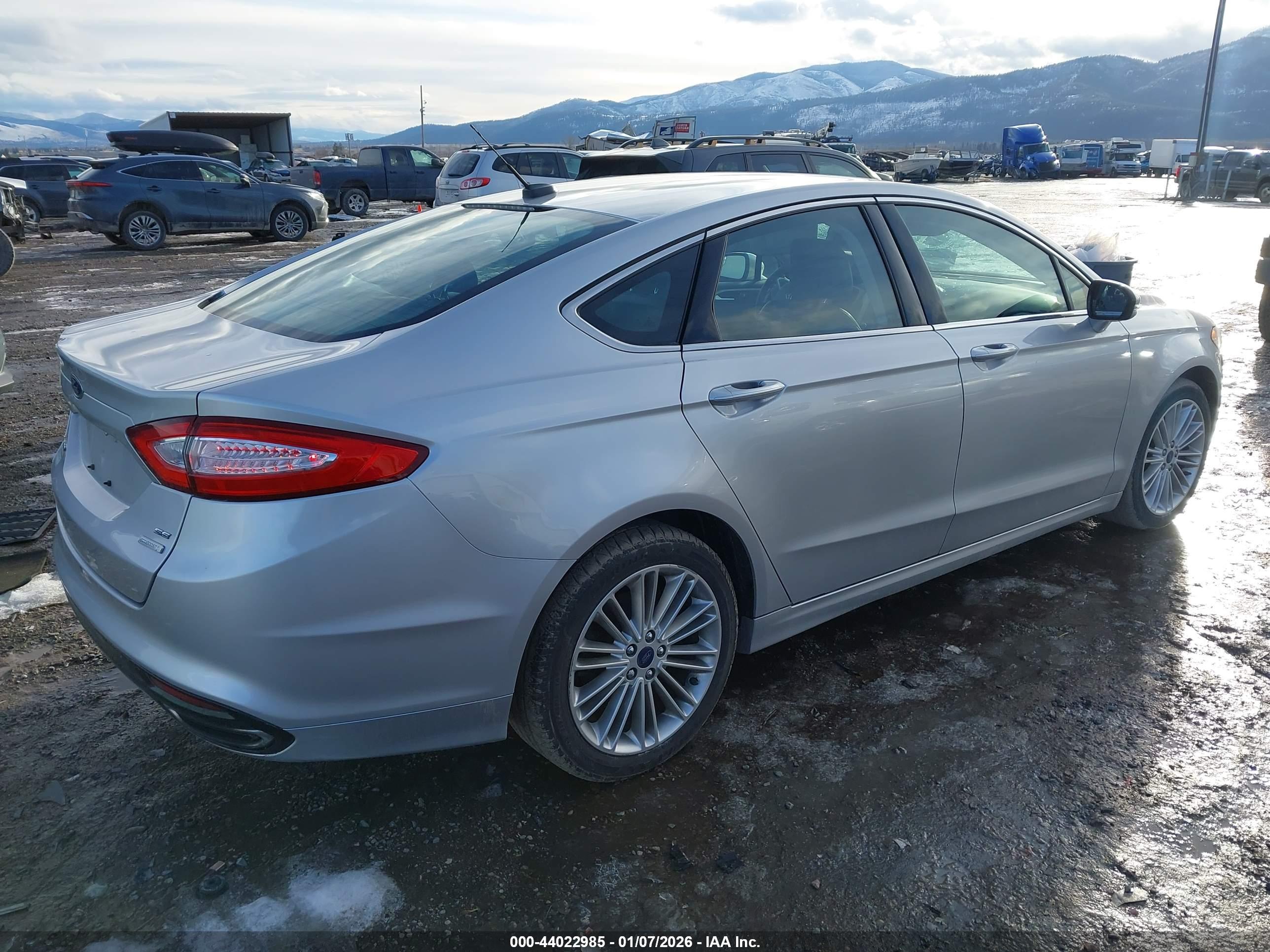 FORD FUSION image 4