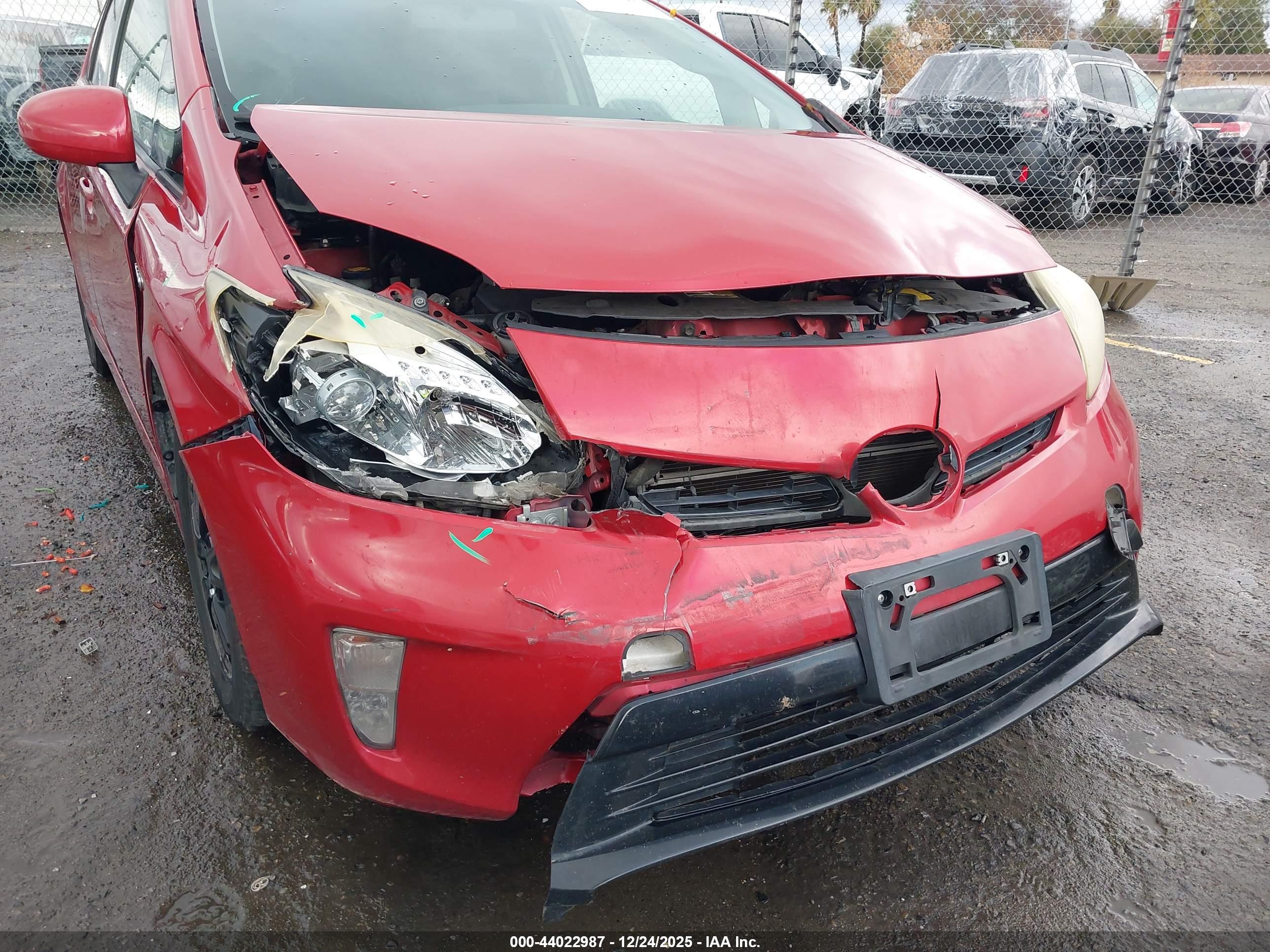 TOYOTA PRIUS image 6
