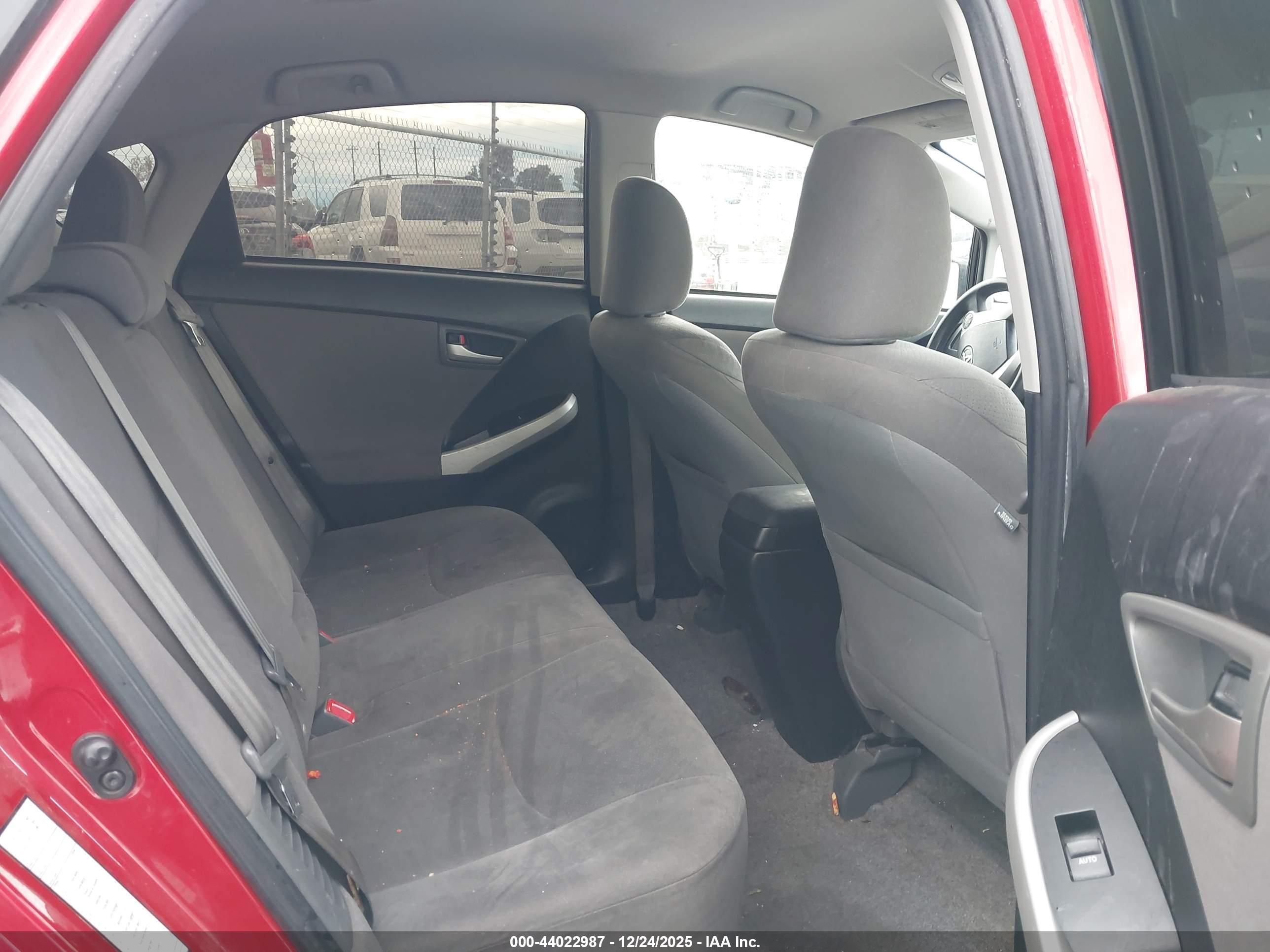 TOYOTA PRIUS image 8