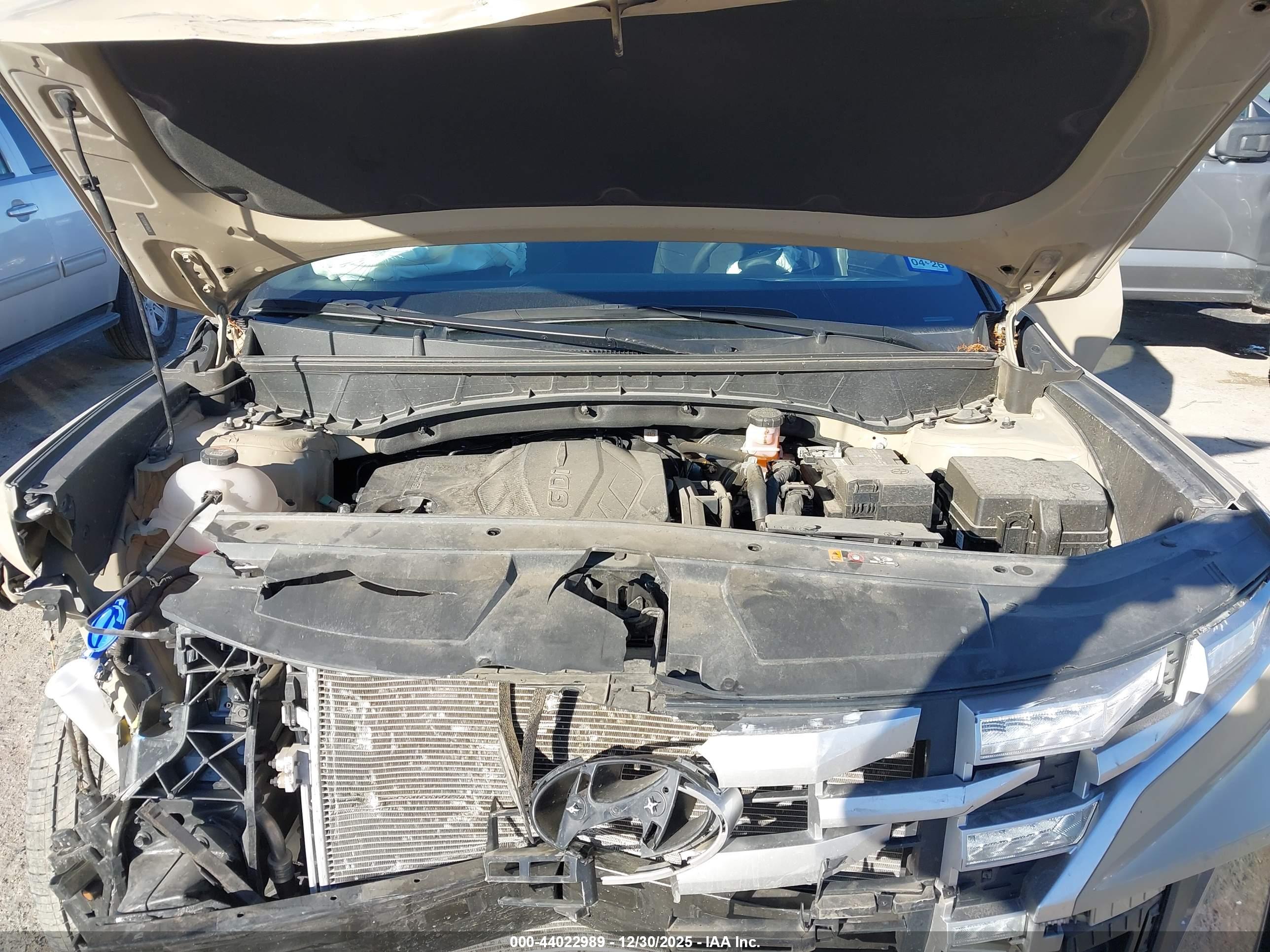HYUNDAI SANTA image 10