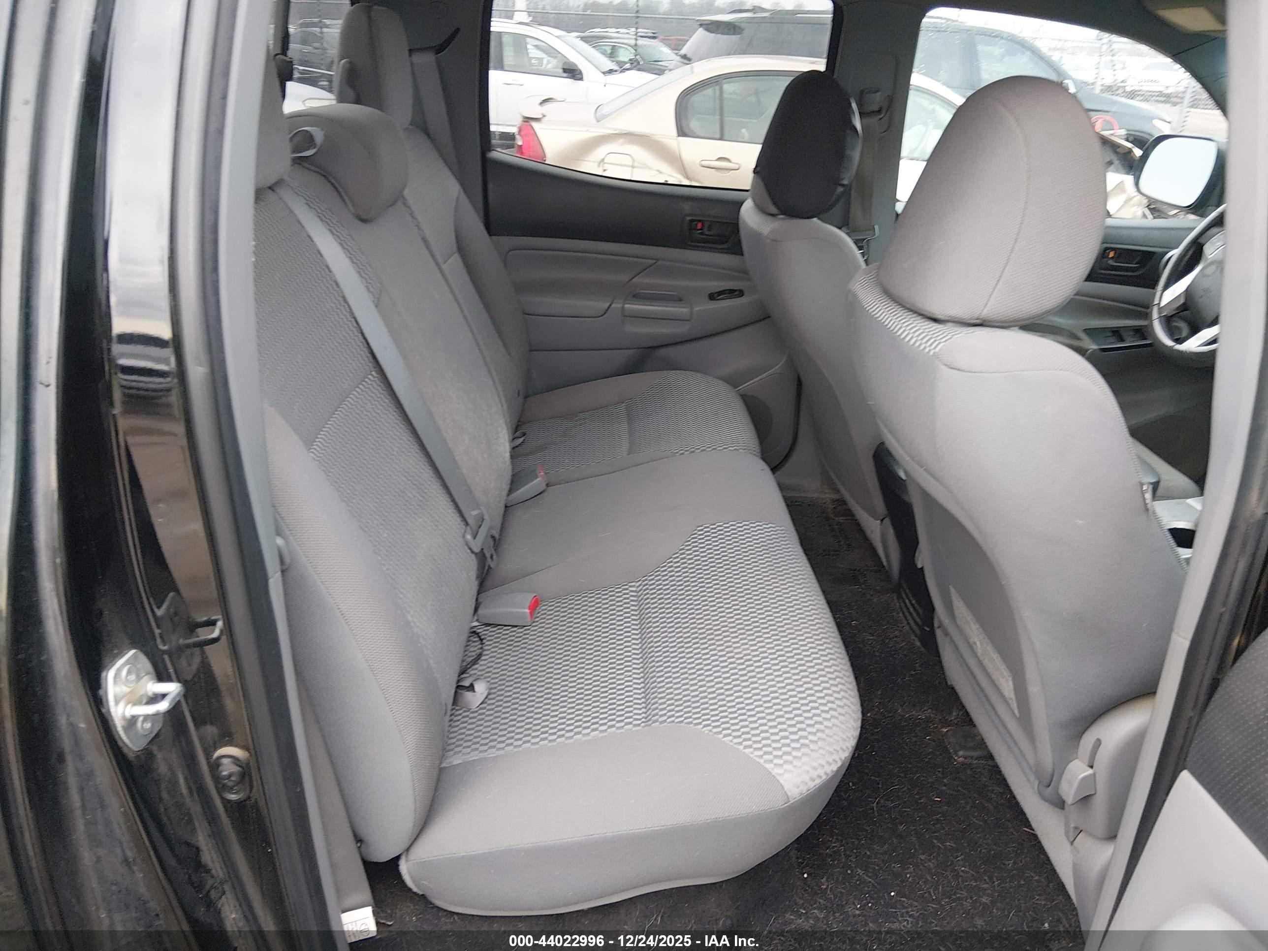 TOYOTA TACOMA image 8