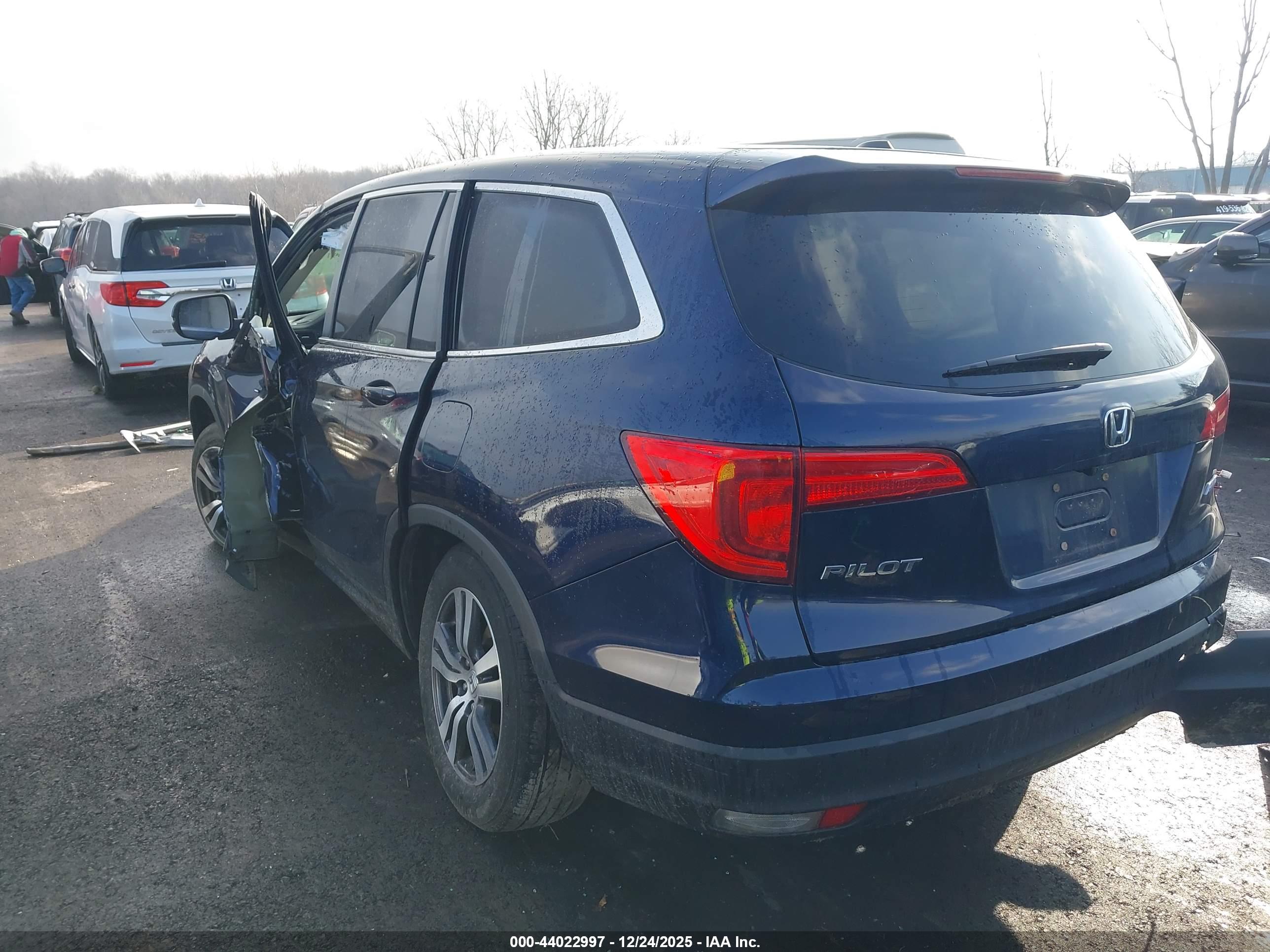 HONDA PILOT image 3