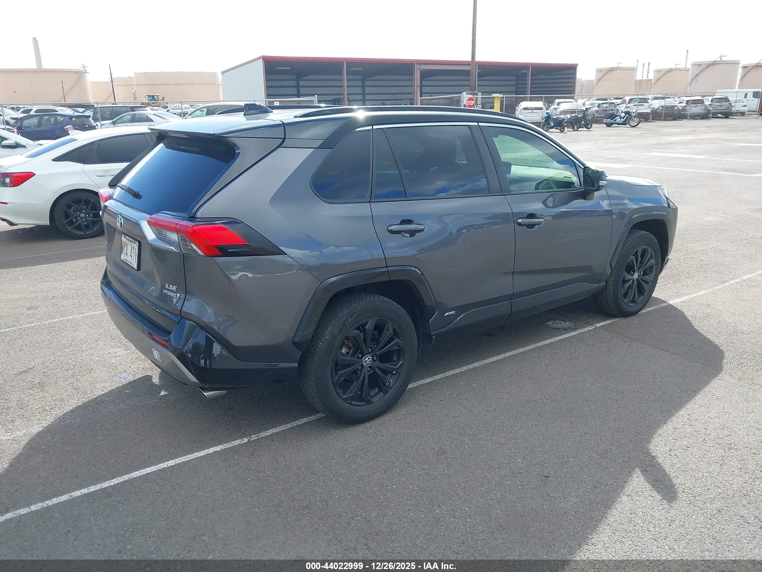 TOYOTA RAV4 image 4
