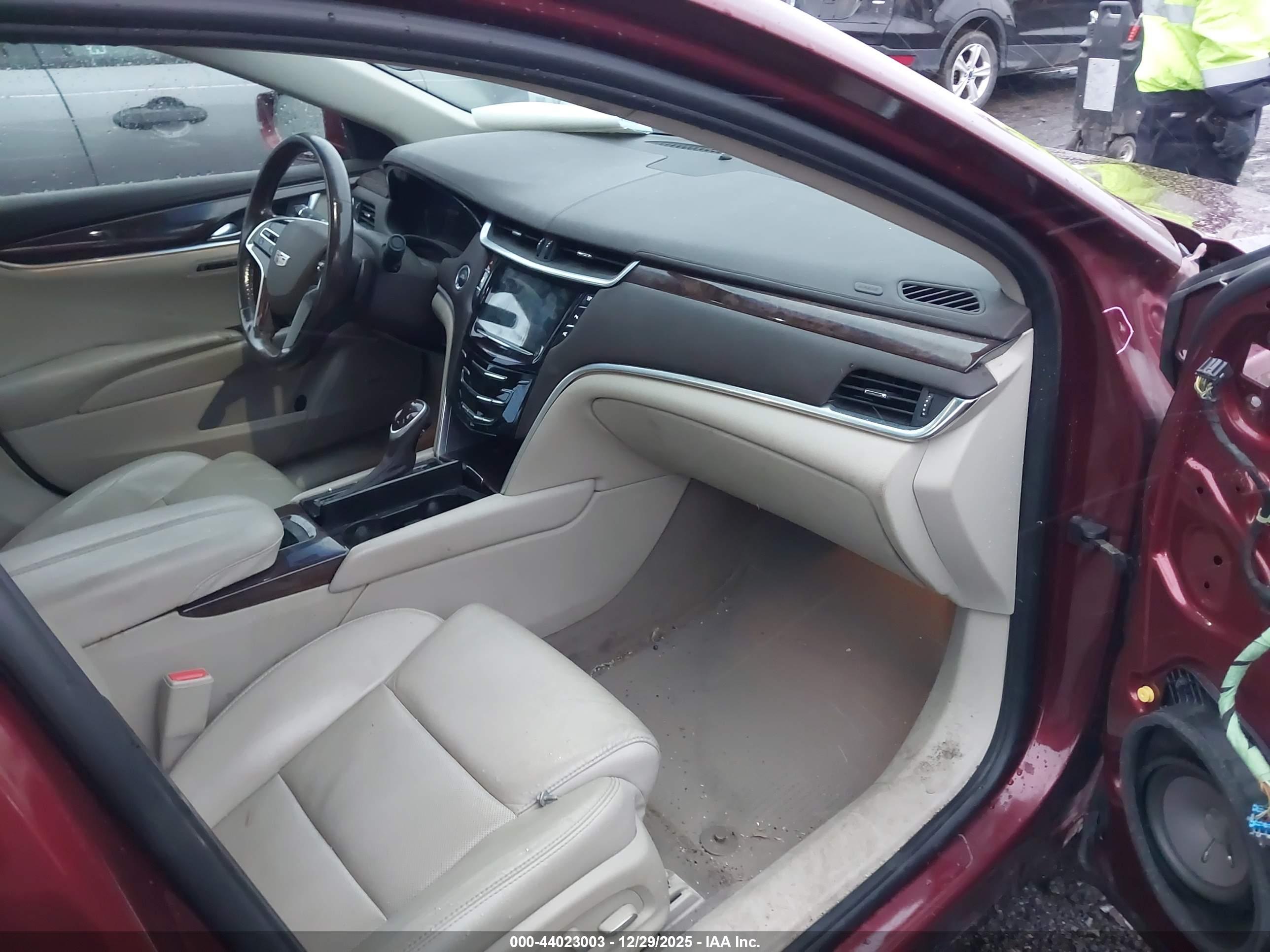 CADILLAC XTS image 5