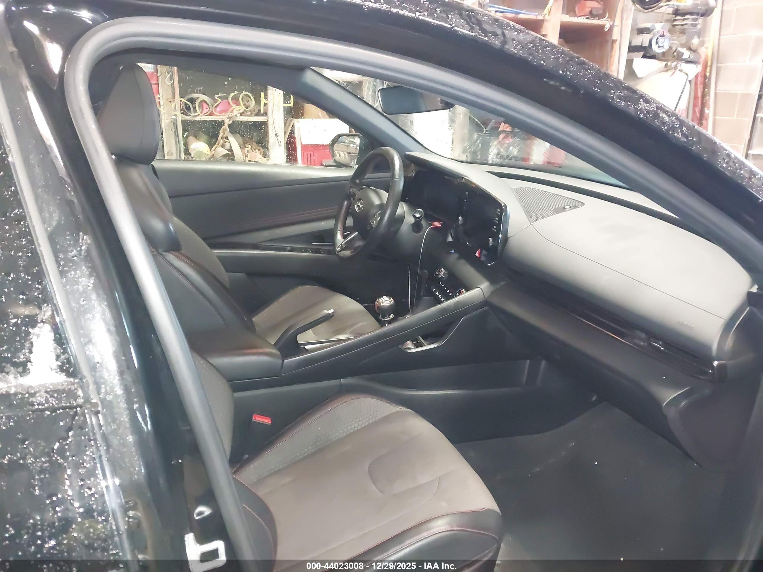 HYUNDAI ELANTRA image 5