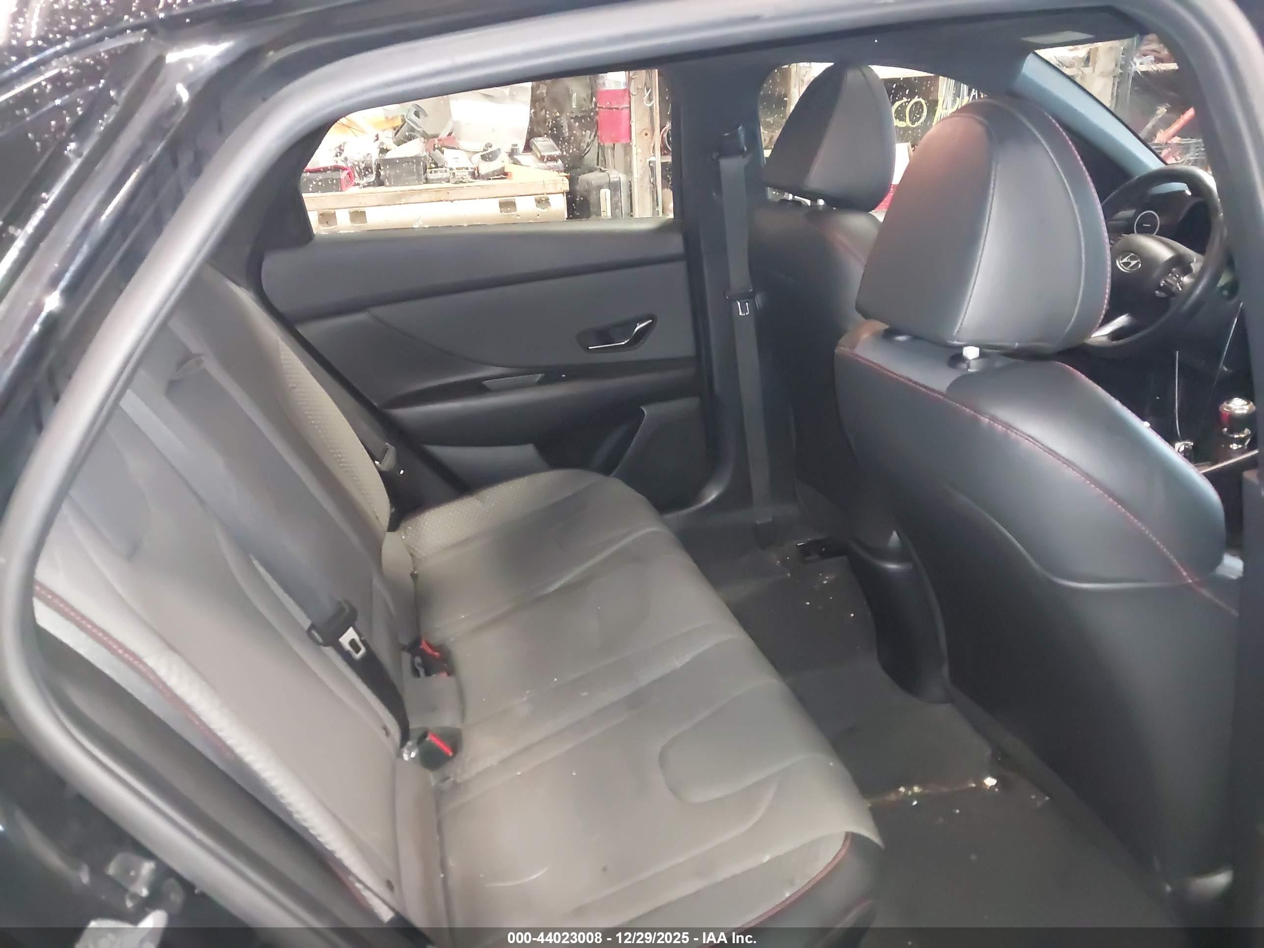 HYUNDAI ELANTRA image 8