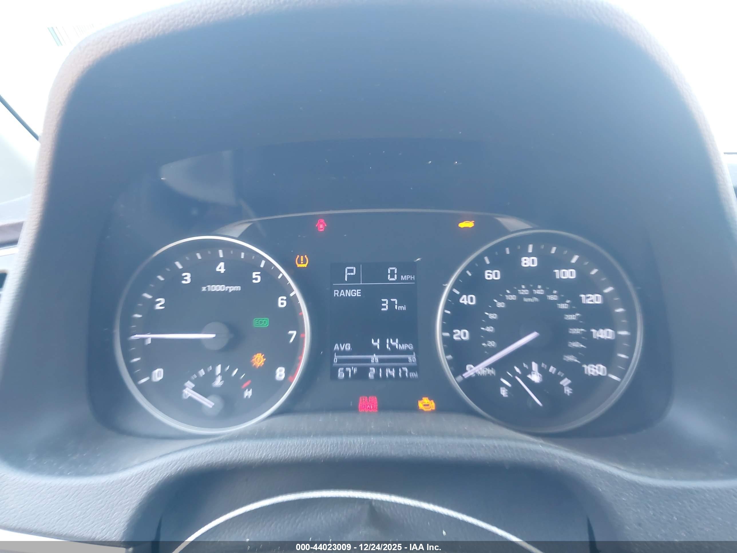 HYUNDAI ELANTRA image 7