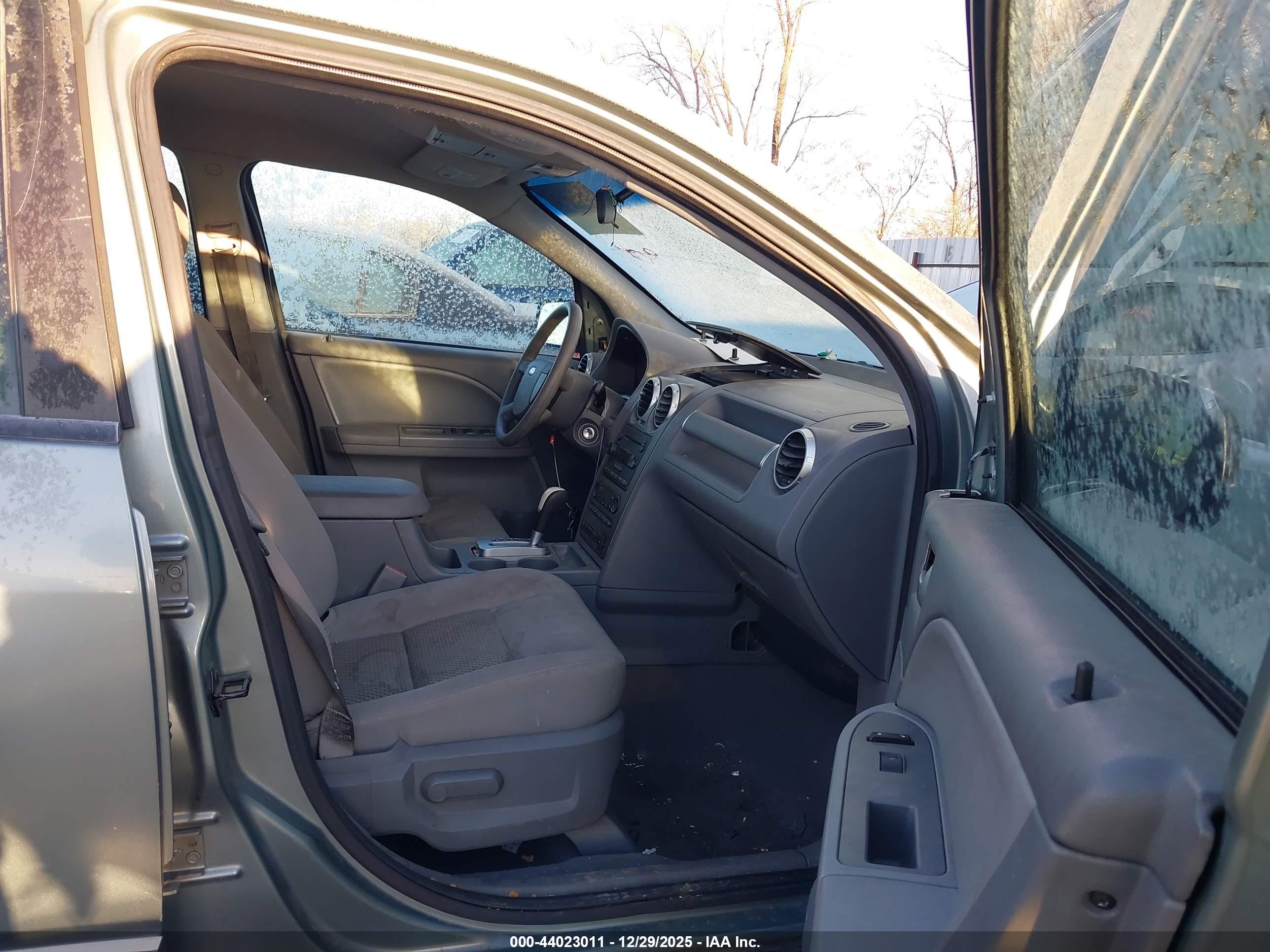 FORD FREESTYLE image 5