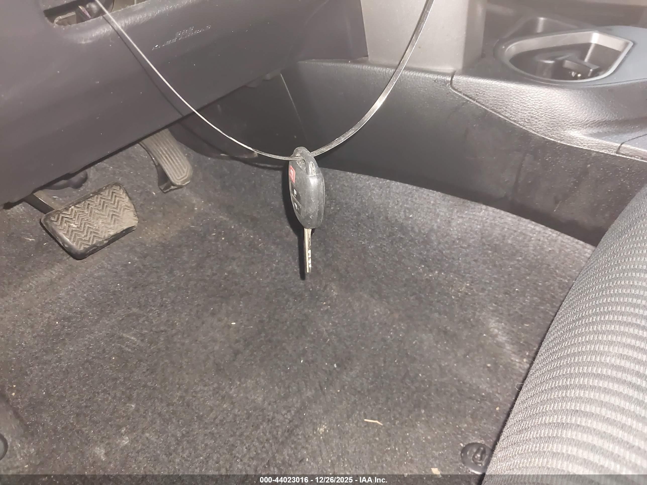 TOYOTA RAV4 image 11