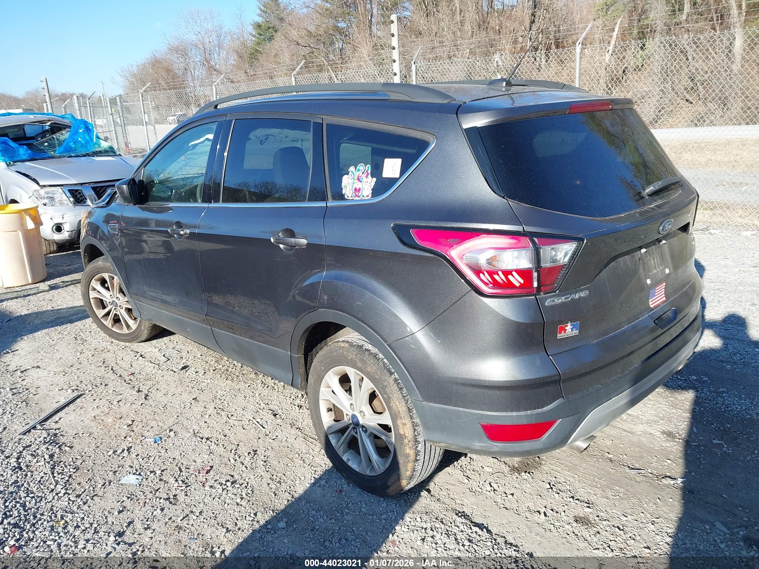 FORD ESCAPE image 3